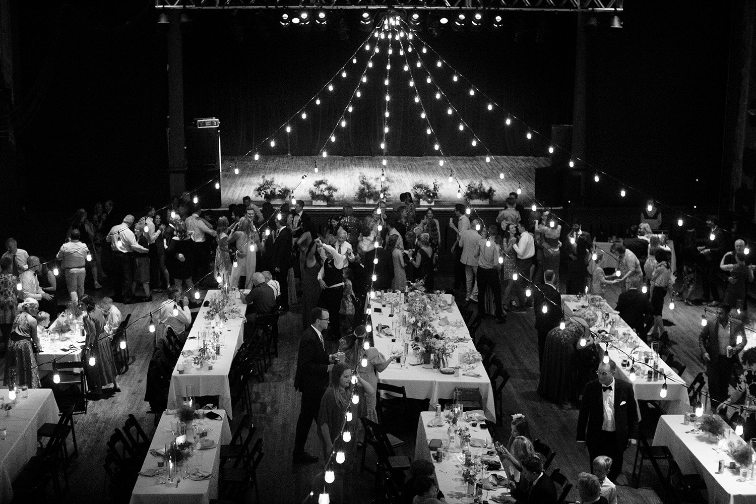 Milwaukee Turner Hall documentary wedding photographer 092.jpg