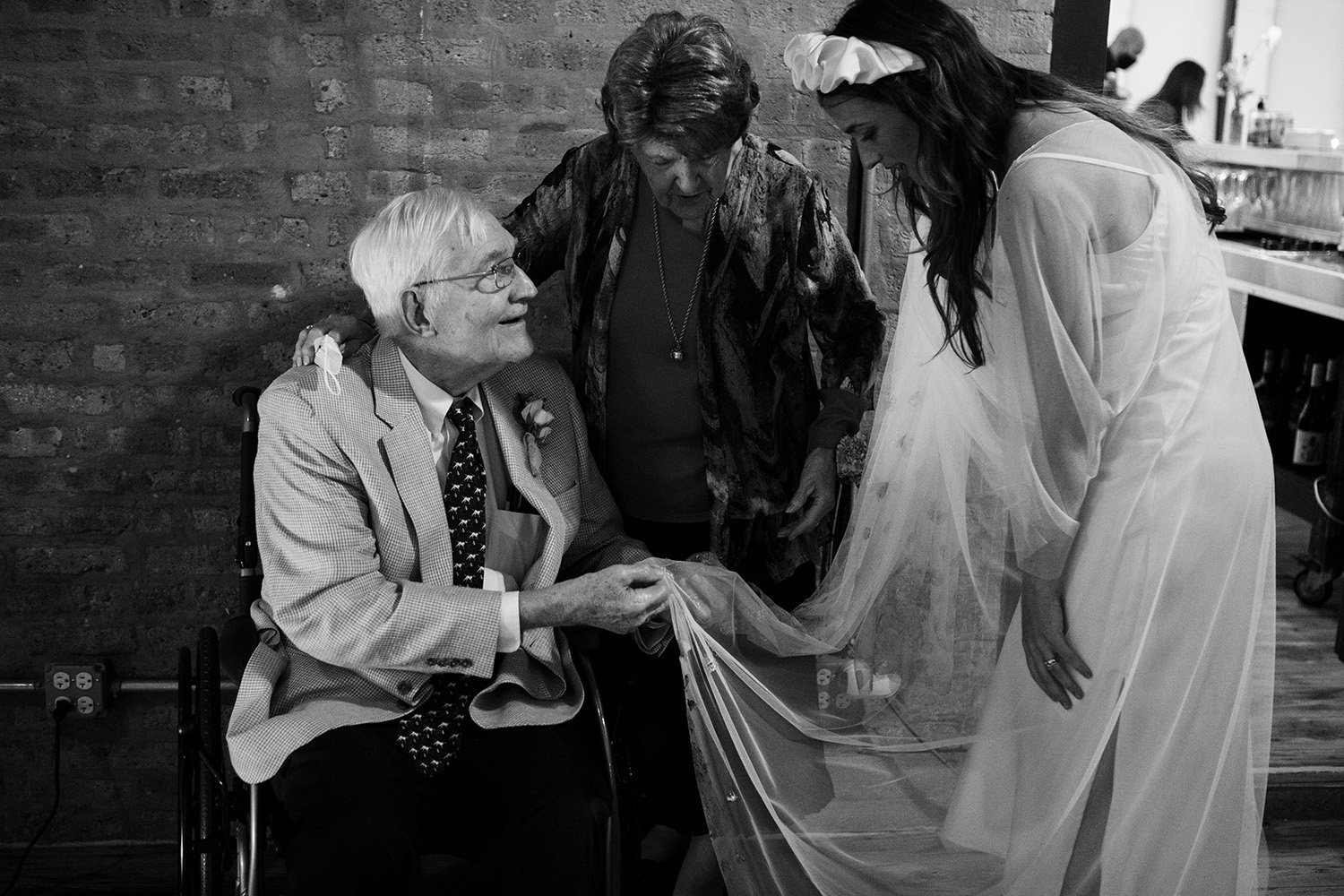 Chicago documentary wedding photographer 075.jpg
