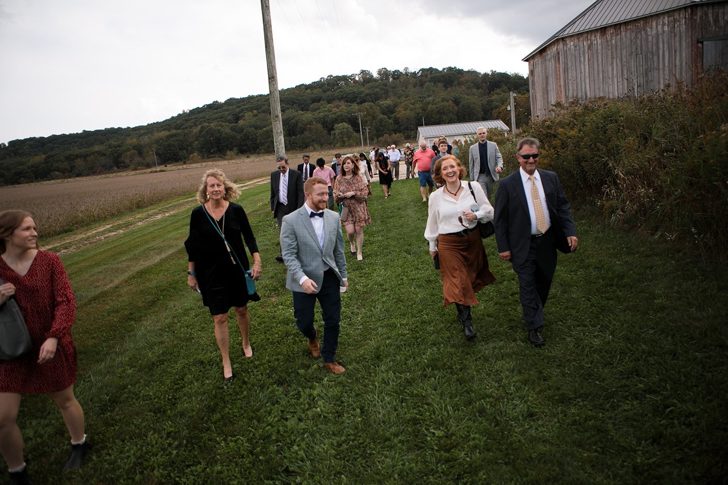 Octagon barn wedding photos010.jpg