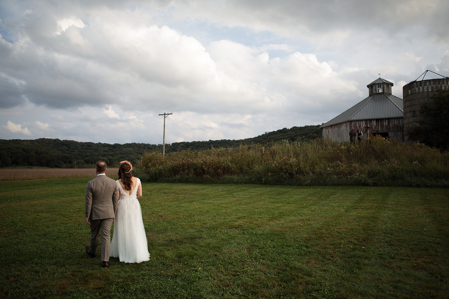 Octagon barn wedding photos018.jpg