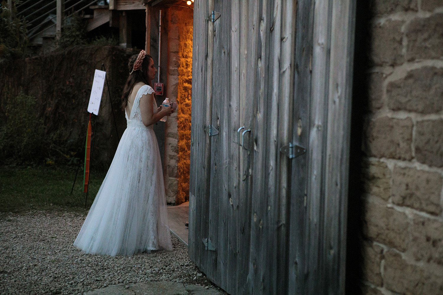 Octagon barn wedding photos034.jpg