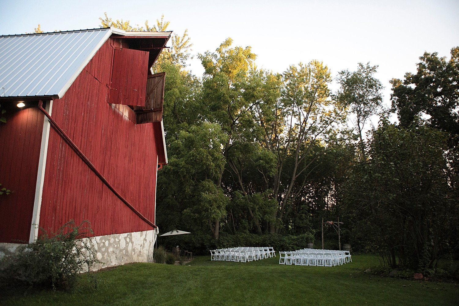 Wisconsin documentary wedding photographer 0073.jpg