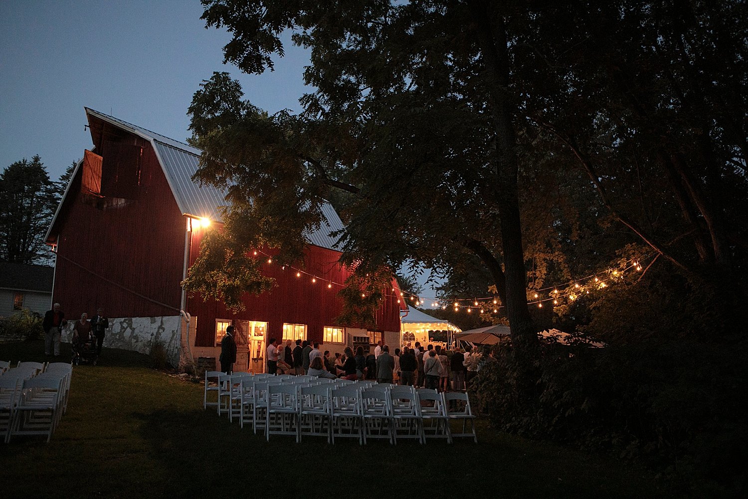 Wisconsin documentary wedding photographer 0091.jpg