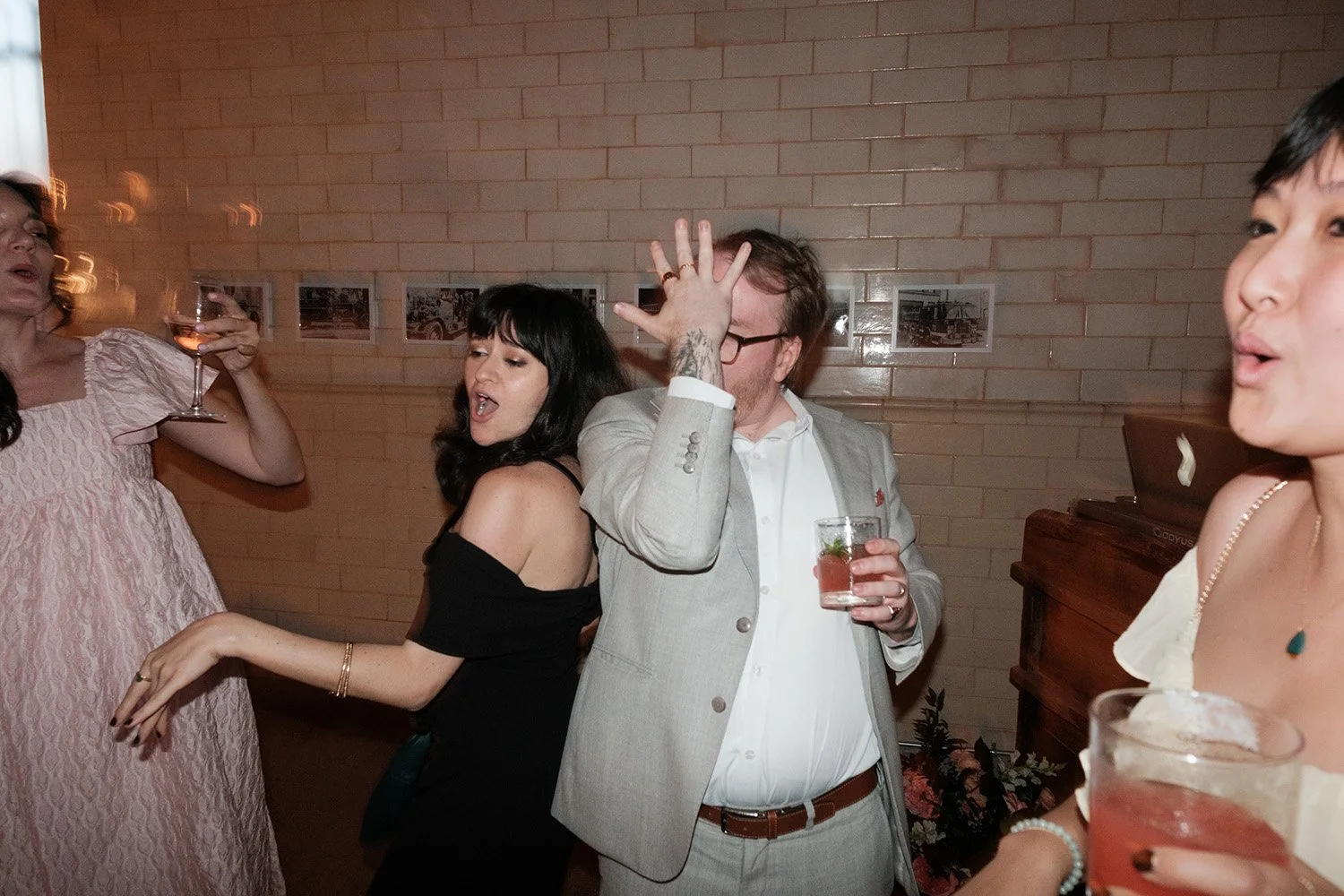Firehouse Chicago wedding photos 0071.jpg