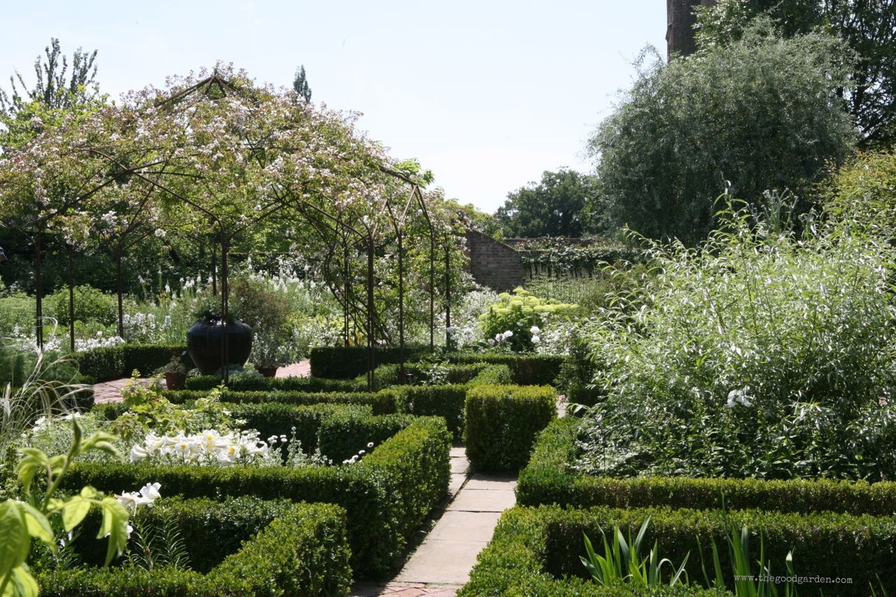 thegoodgarden|sissinghurst|379.jpg