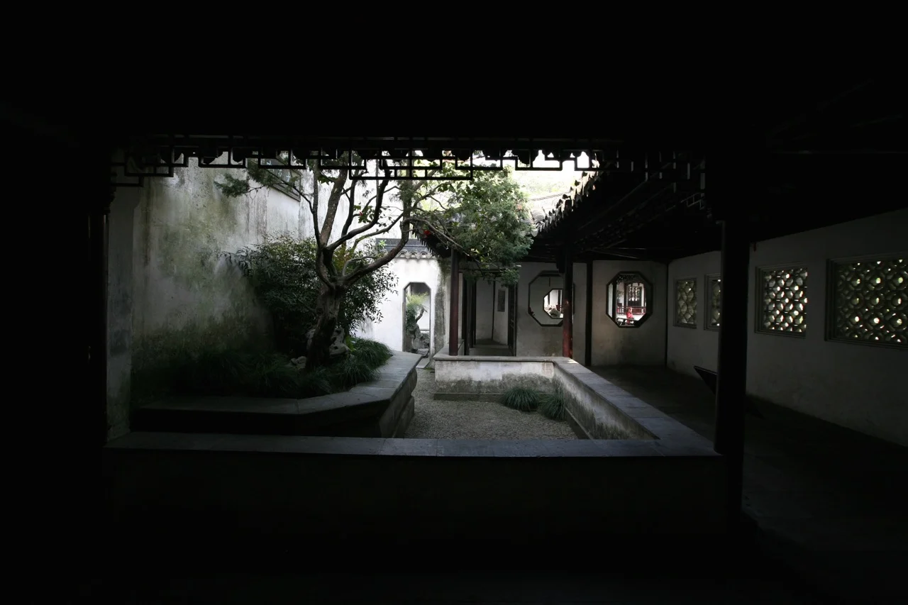 One of several intimate courtyards that ultimately open up to the central garden.