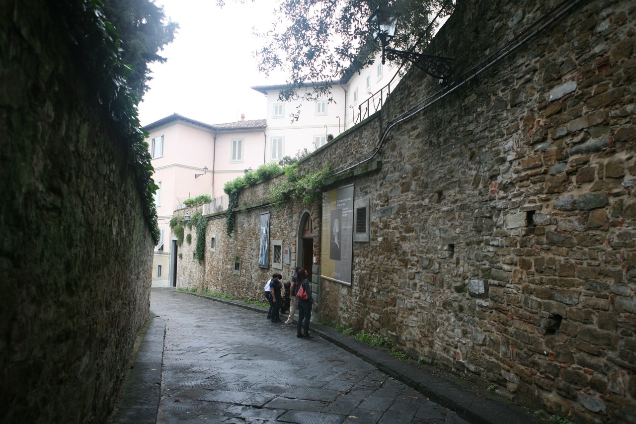 Villa Bardini can be reached by walking through the (more famous) Boboli Garden.