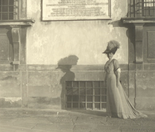 Hortense Mitchell in front of Villa La Pietra. Her wealth funded the restoration. Image source: NYU Villa La Pietra.