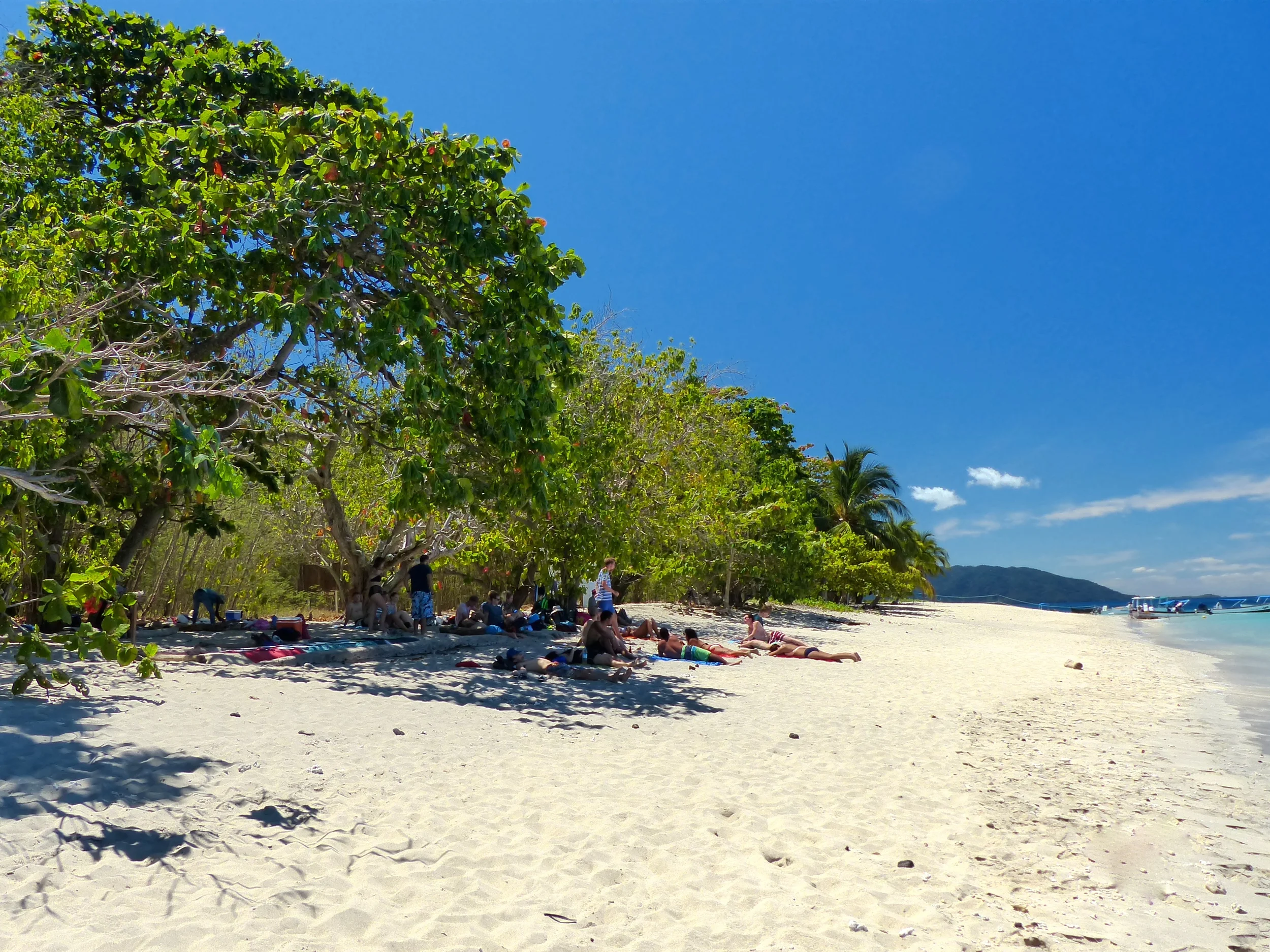 Lunching and beaching on Tanikely