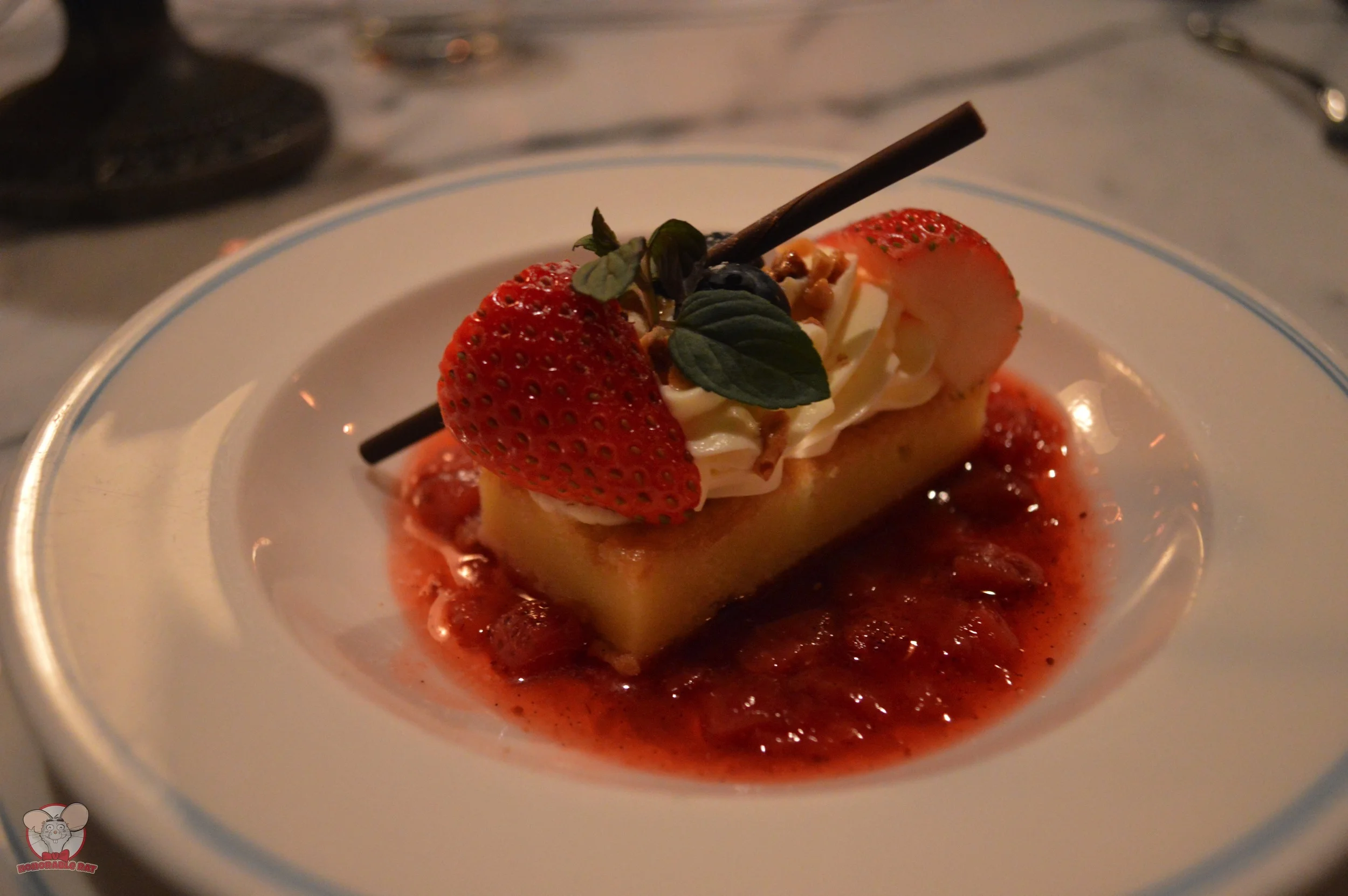 Caramel Cake with Lemon Cream in Strawberry Soup (Christmas Fantasy 2014 Special Course)