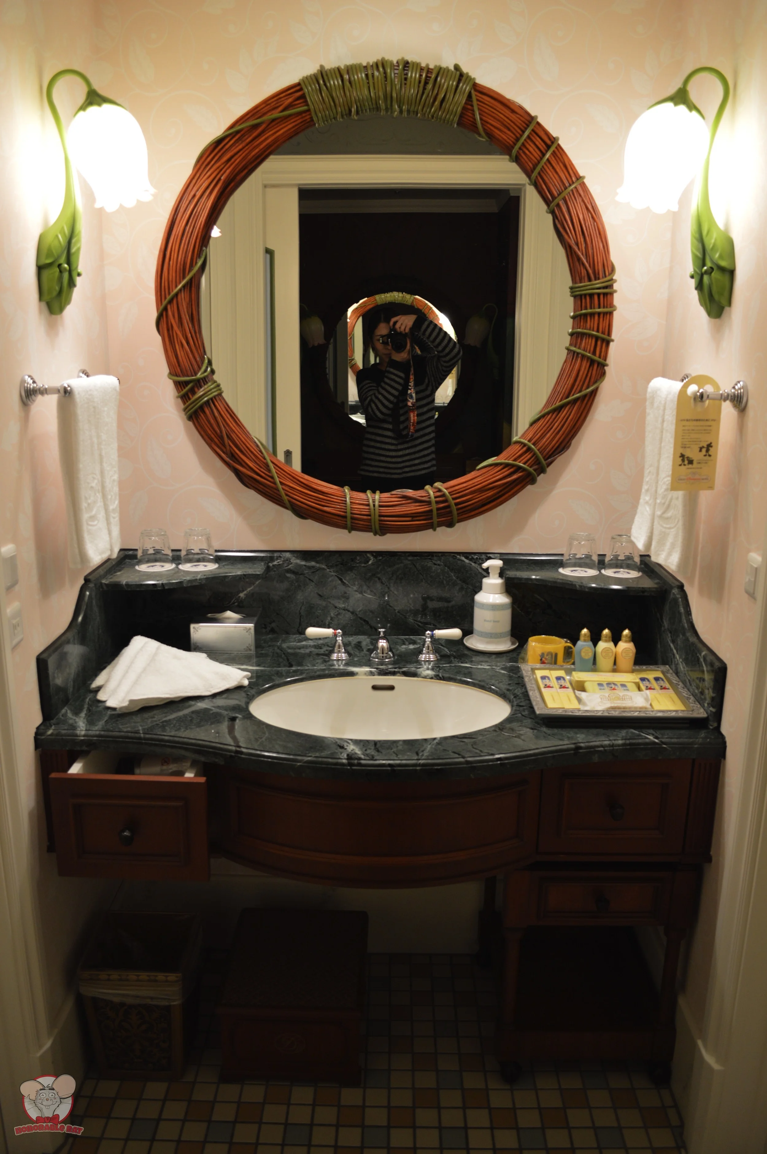 Love the mirror and lights in the sink area