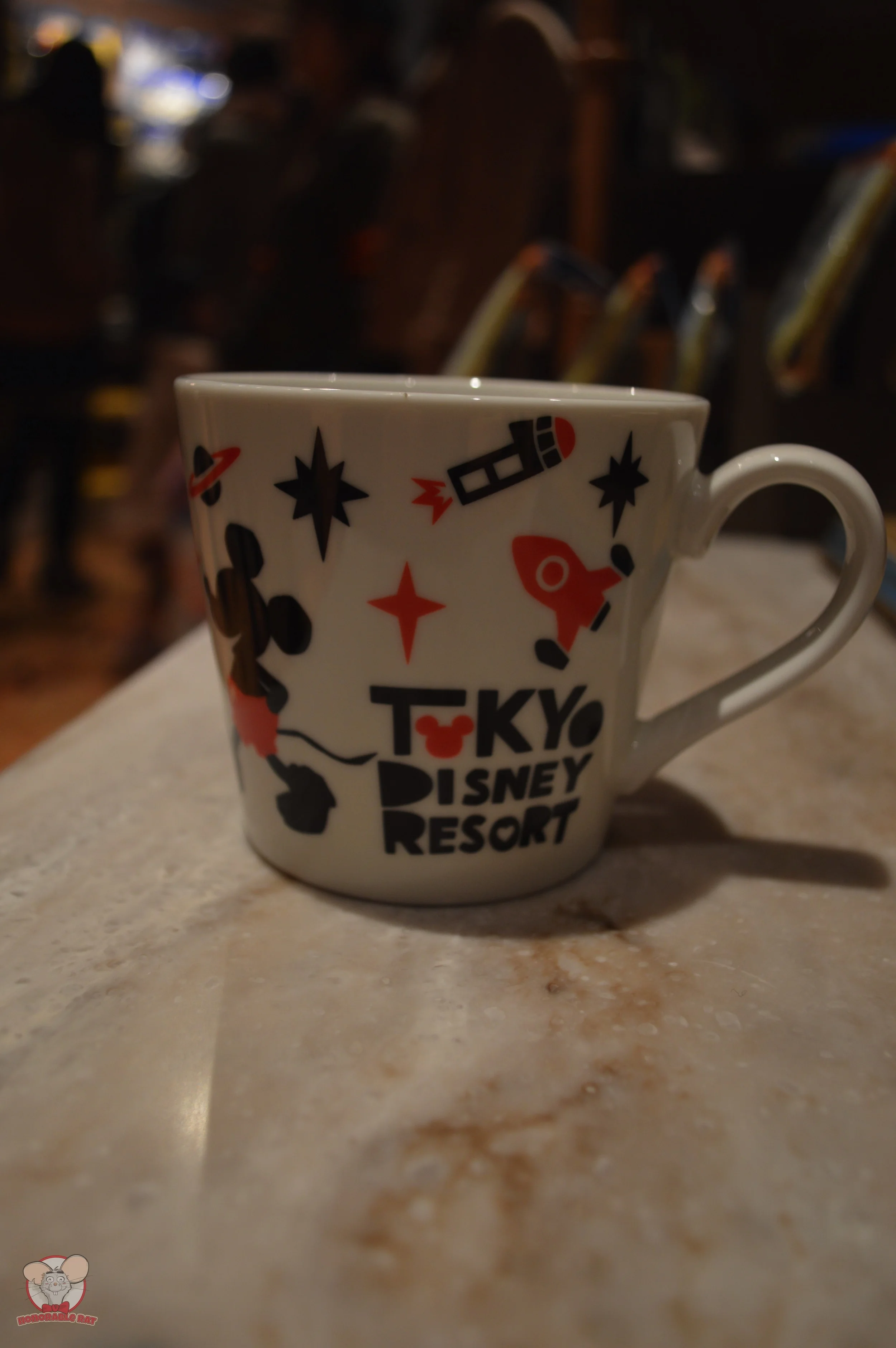 Tokyo Disney Resort Red Mug (Front): 1,100 yen