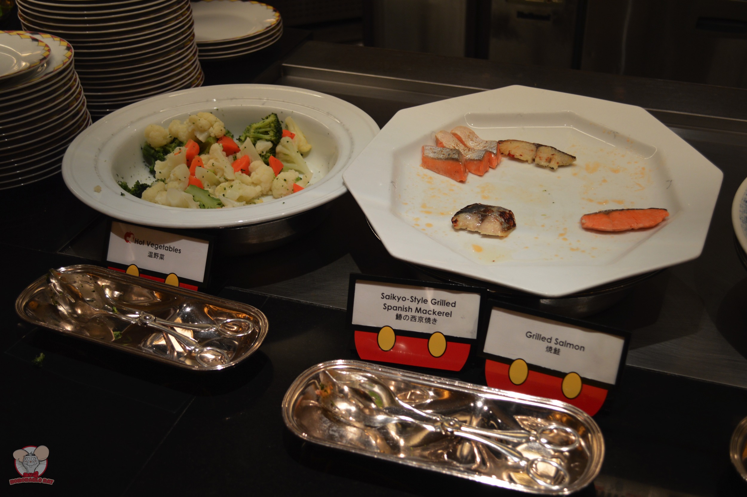 Hot Vegetables (Left) Saikyo-Style Grilled Spanish Mackerel and Grilled Salmon (Right)