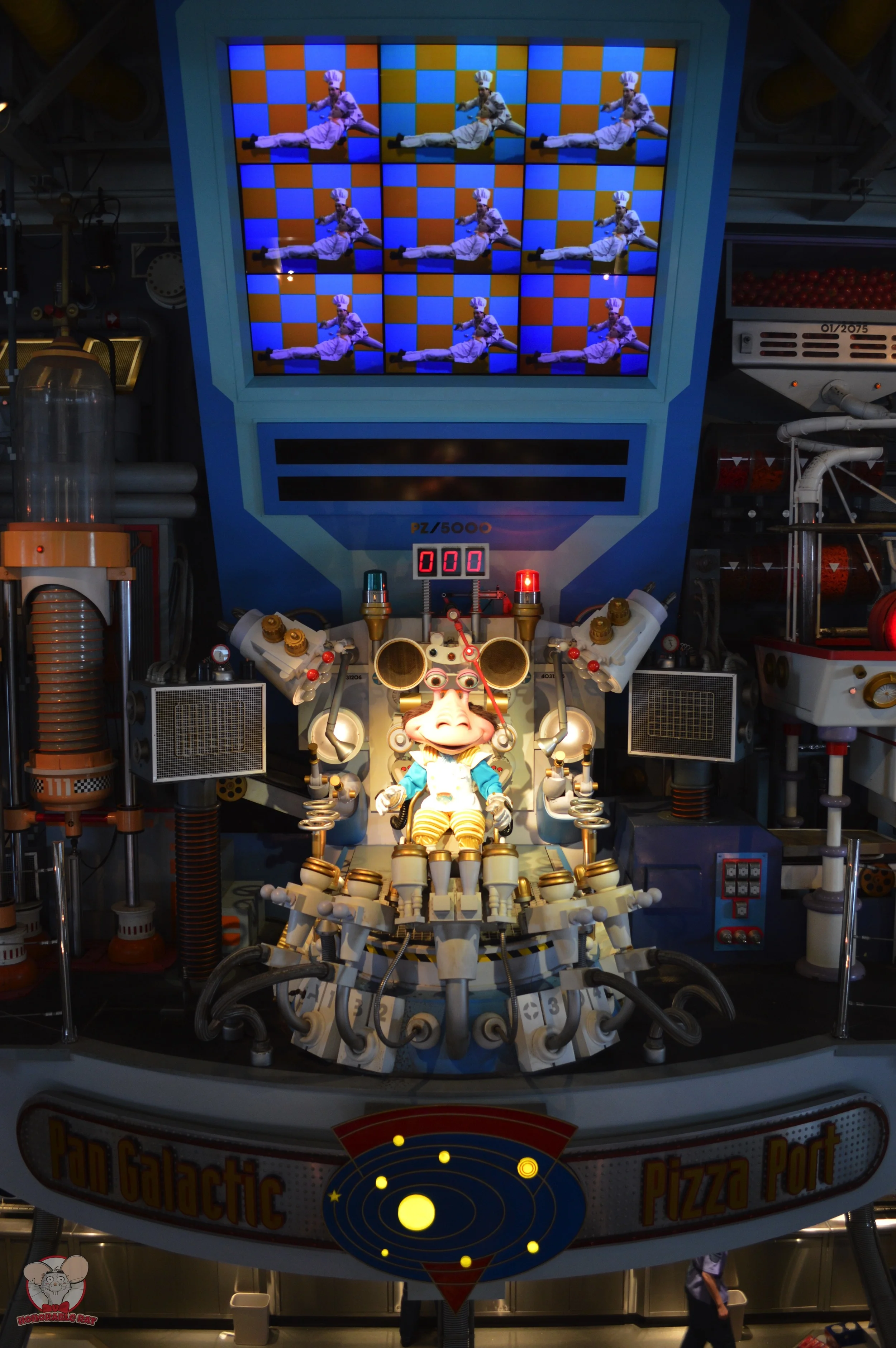 Alien Animatronic. Disney storytelling at it's best