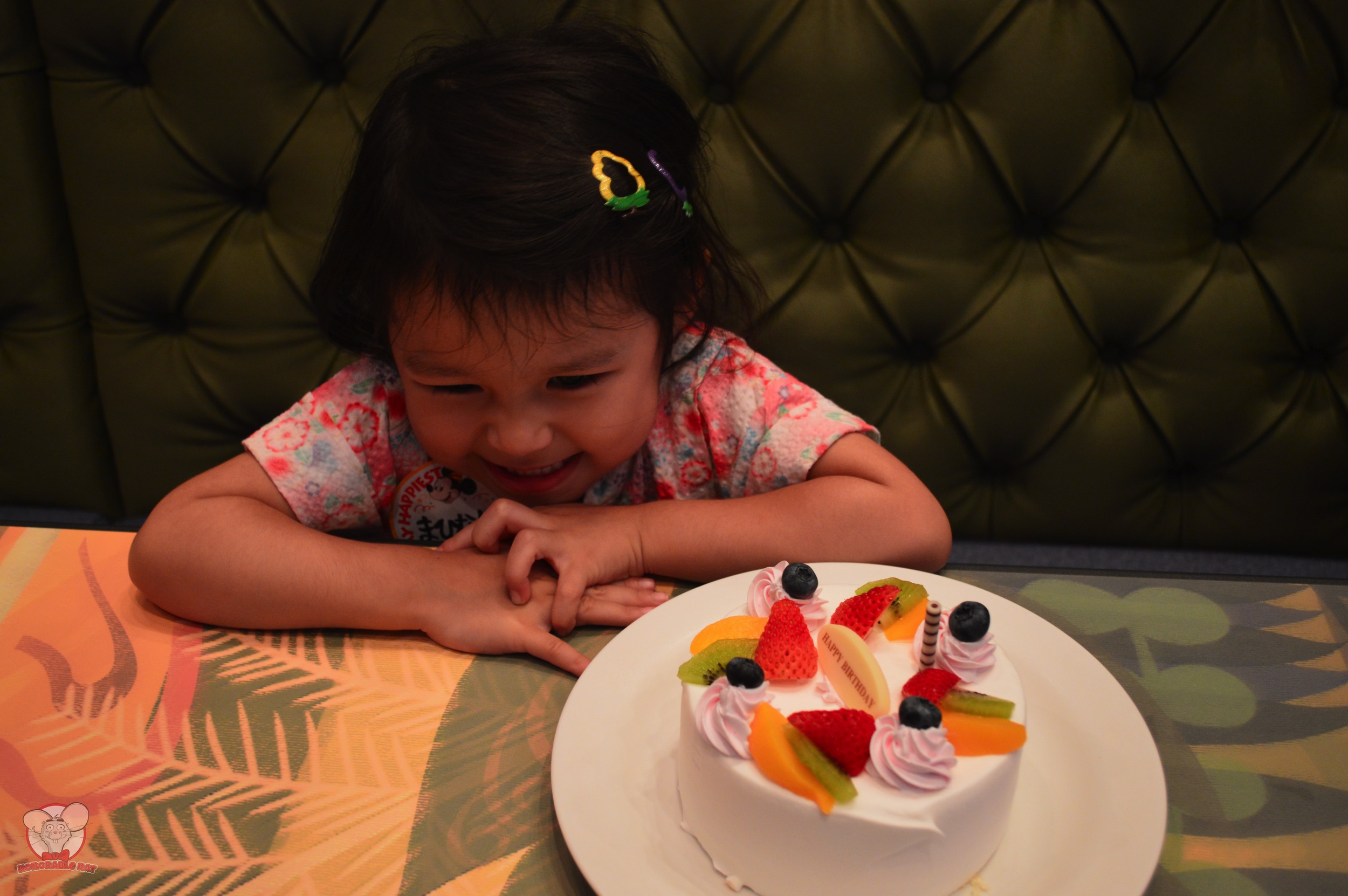 Little Mahina ready to devour her birthday cake
