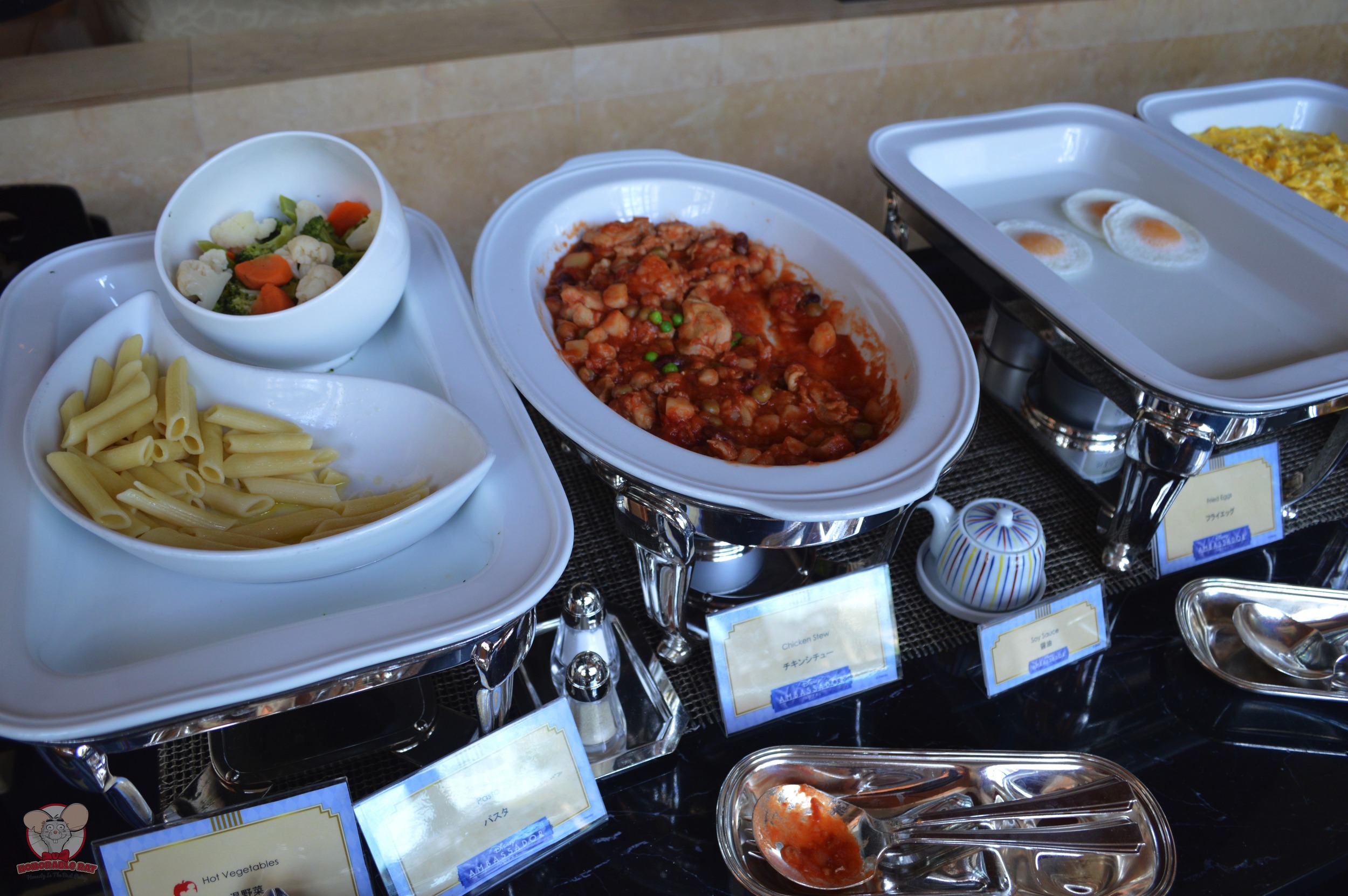Vegetables, pasta, chicken stew and egg