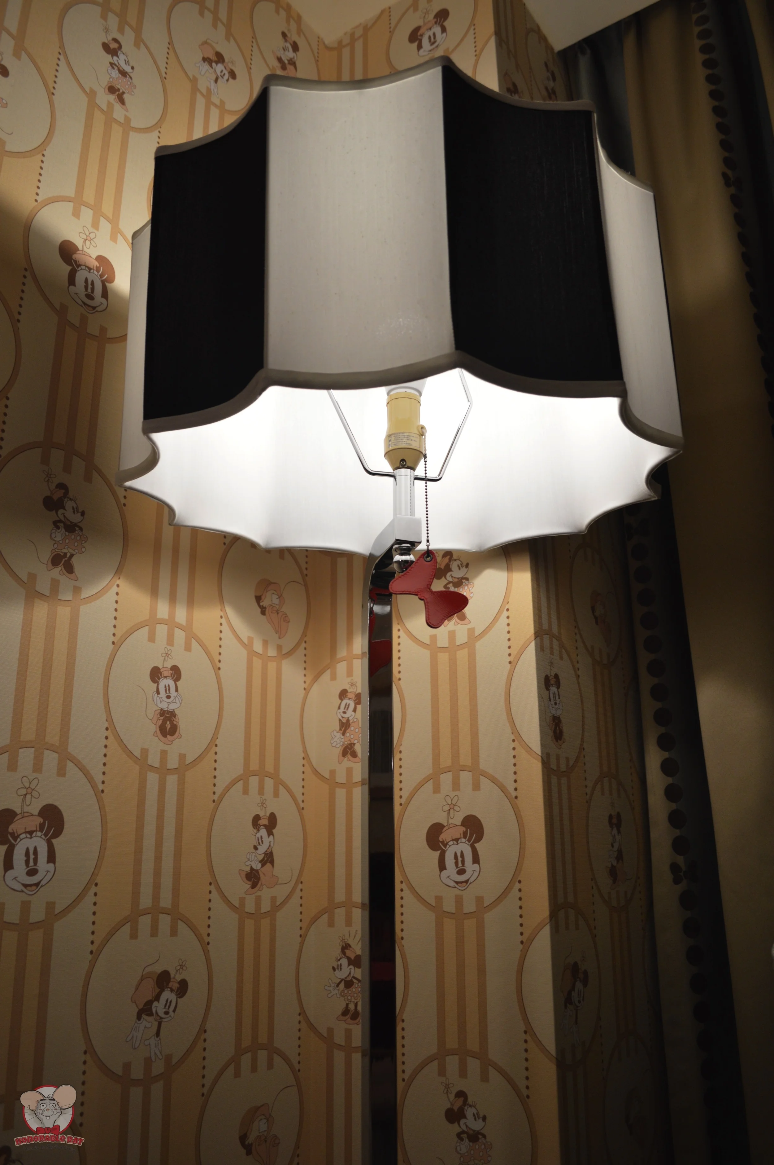 Minnie light stand