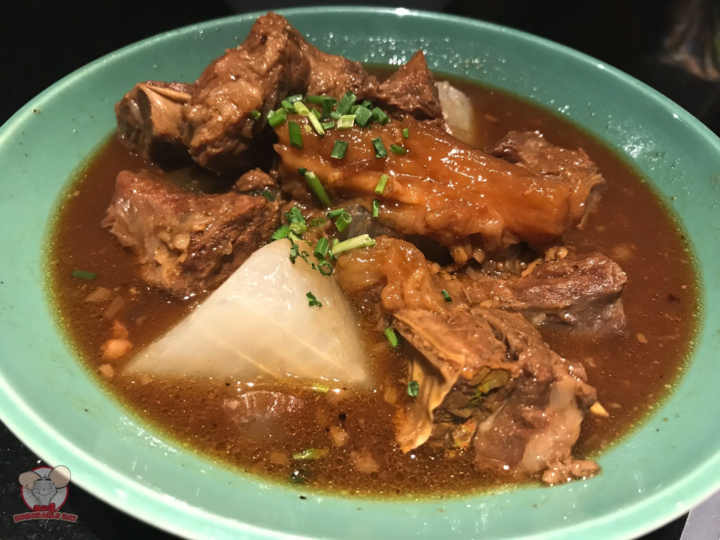 Stewed Beef Tendon with Radish: 72 Chinese Yuan