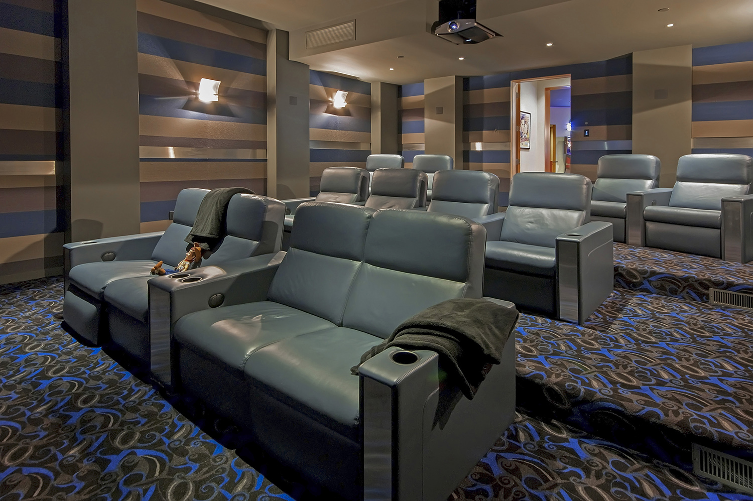 DUR-02-Theater2.jpg