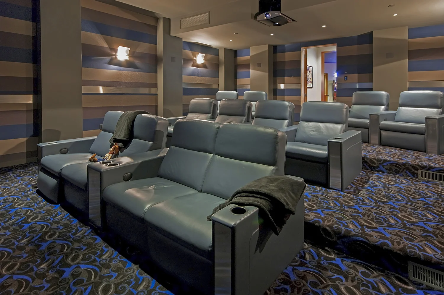 DUR-02-Theater2.jpg