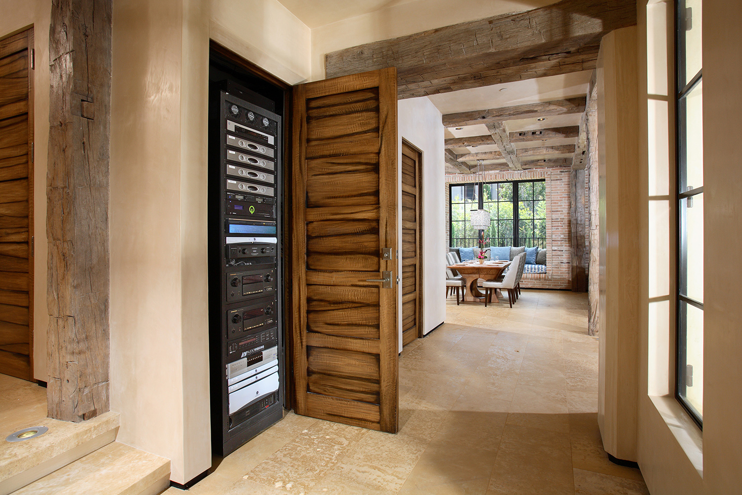 ENS-14-Rack_Closet_Open..jpg