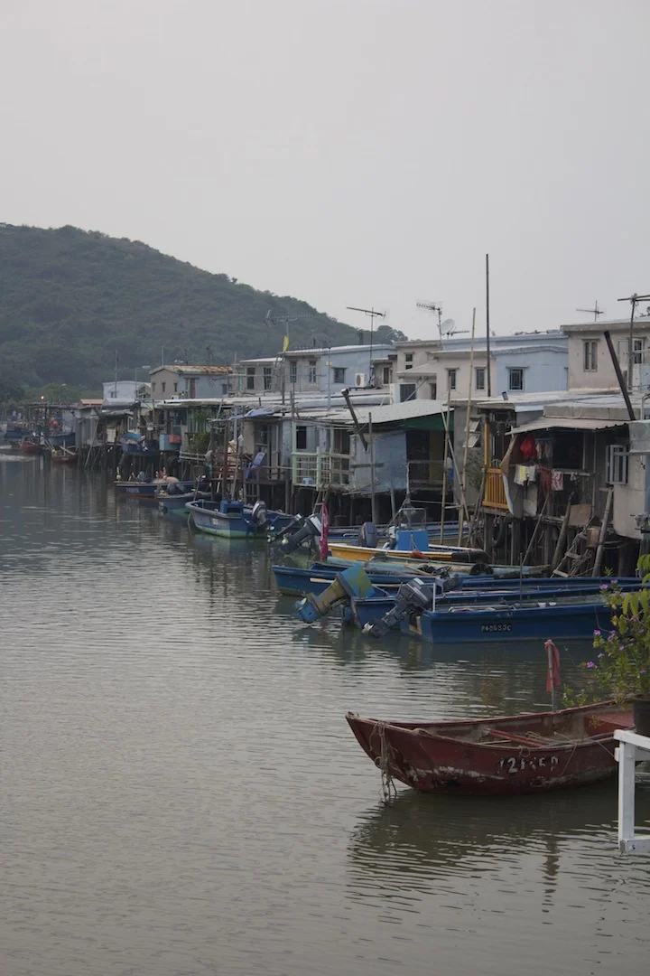 Most houses have water access