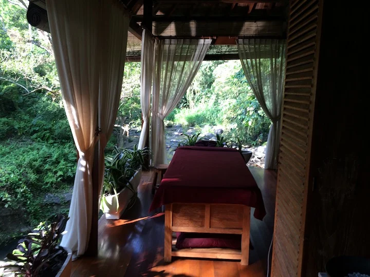 Before you ask ... yes I have squeezed in a wee massage here!