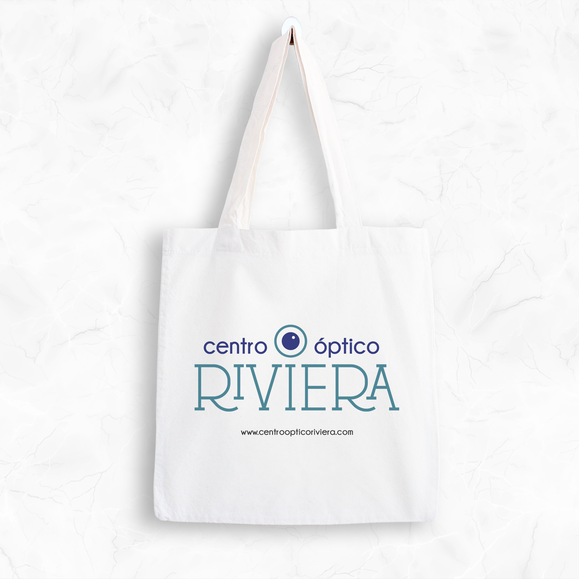 Mockup bolsa de tela Centro Óptico Riviera