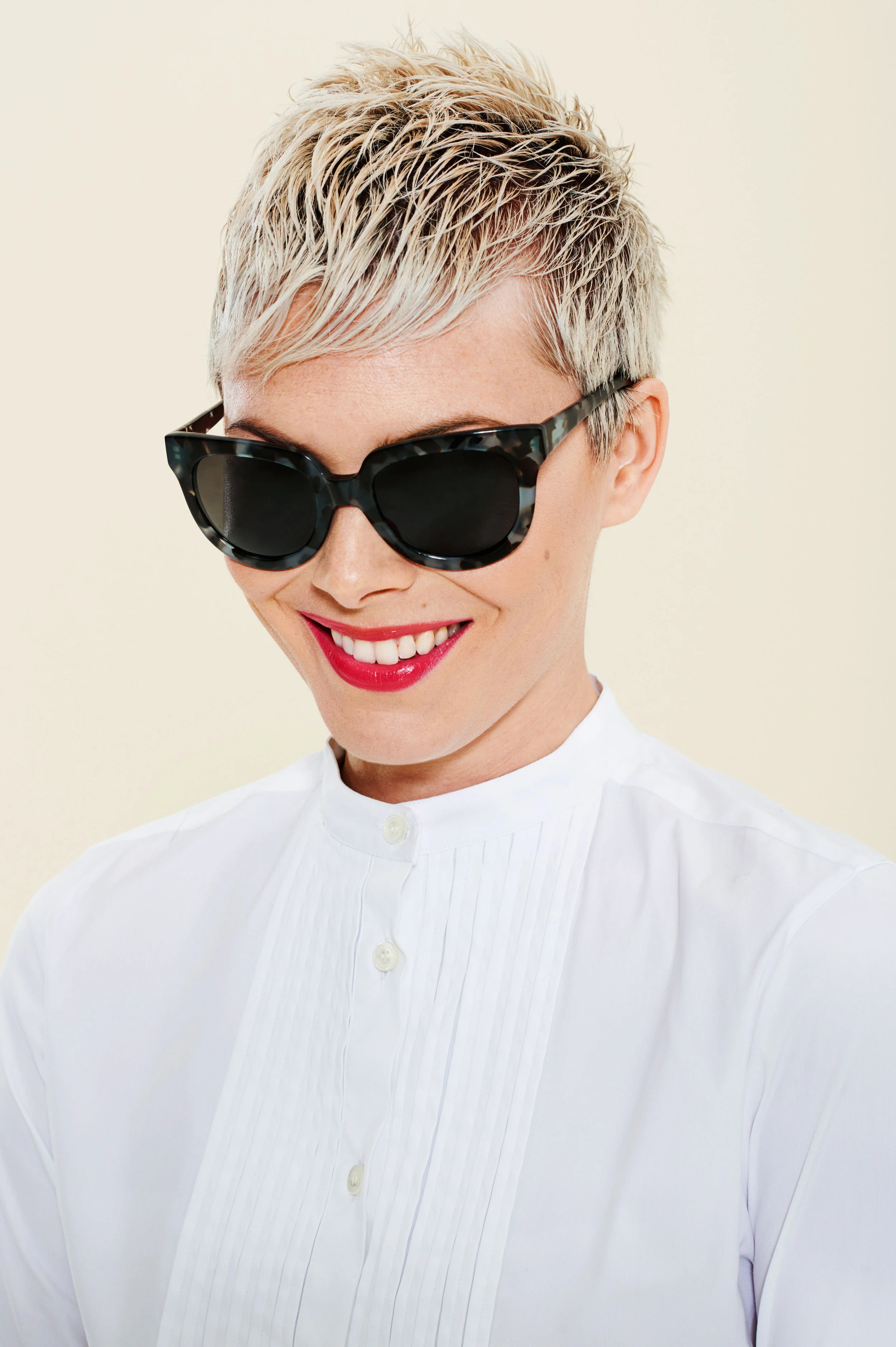 sunglasses-lipsticks-10.w4500.h6760.jpg