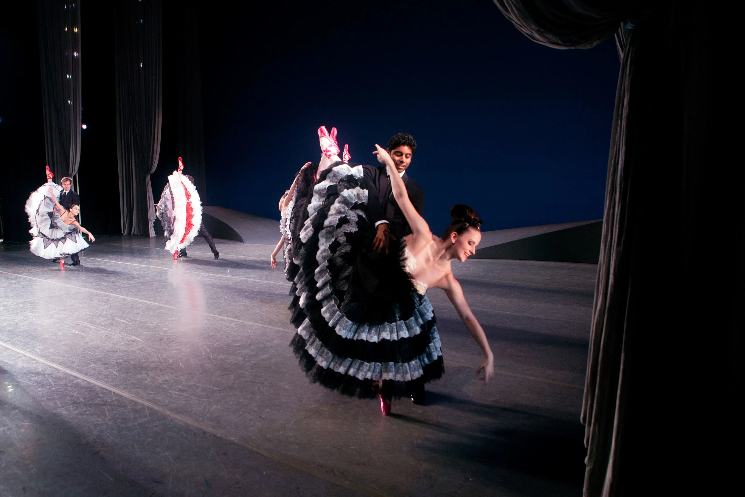 21-nyc-ballet-backstage-1.jpg