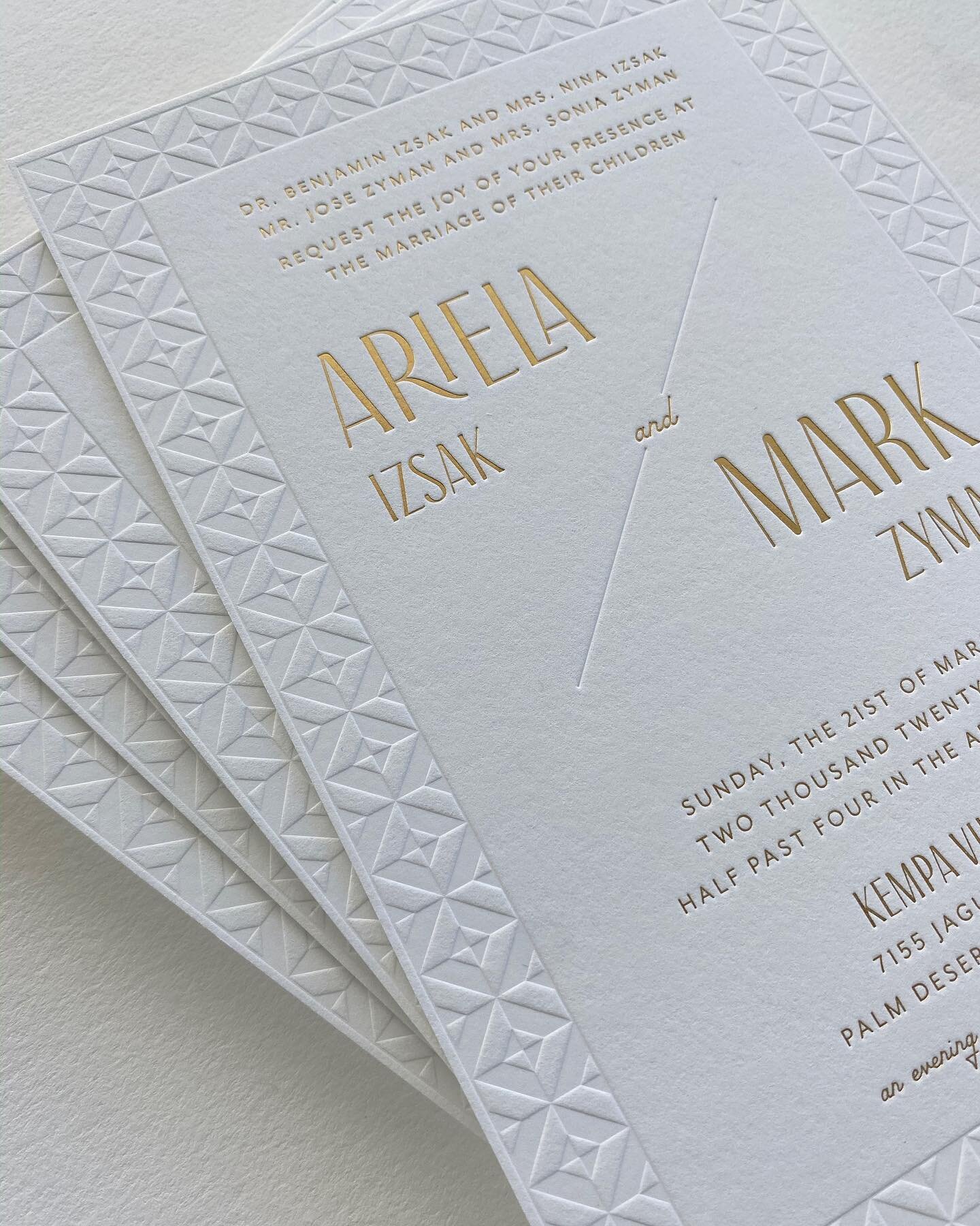 maybe in 2022 I&rsquo;ll get through posting at least 10% of last year&rsquo;s work? beautiful foil and blind for a Palm Springs wedding. Swipe for a close up of the perfection.  #swellpressweddings