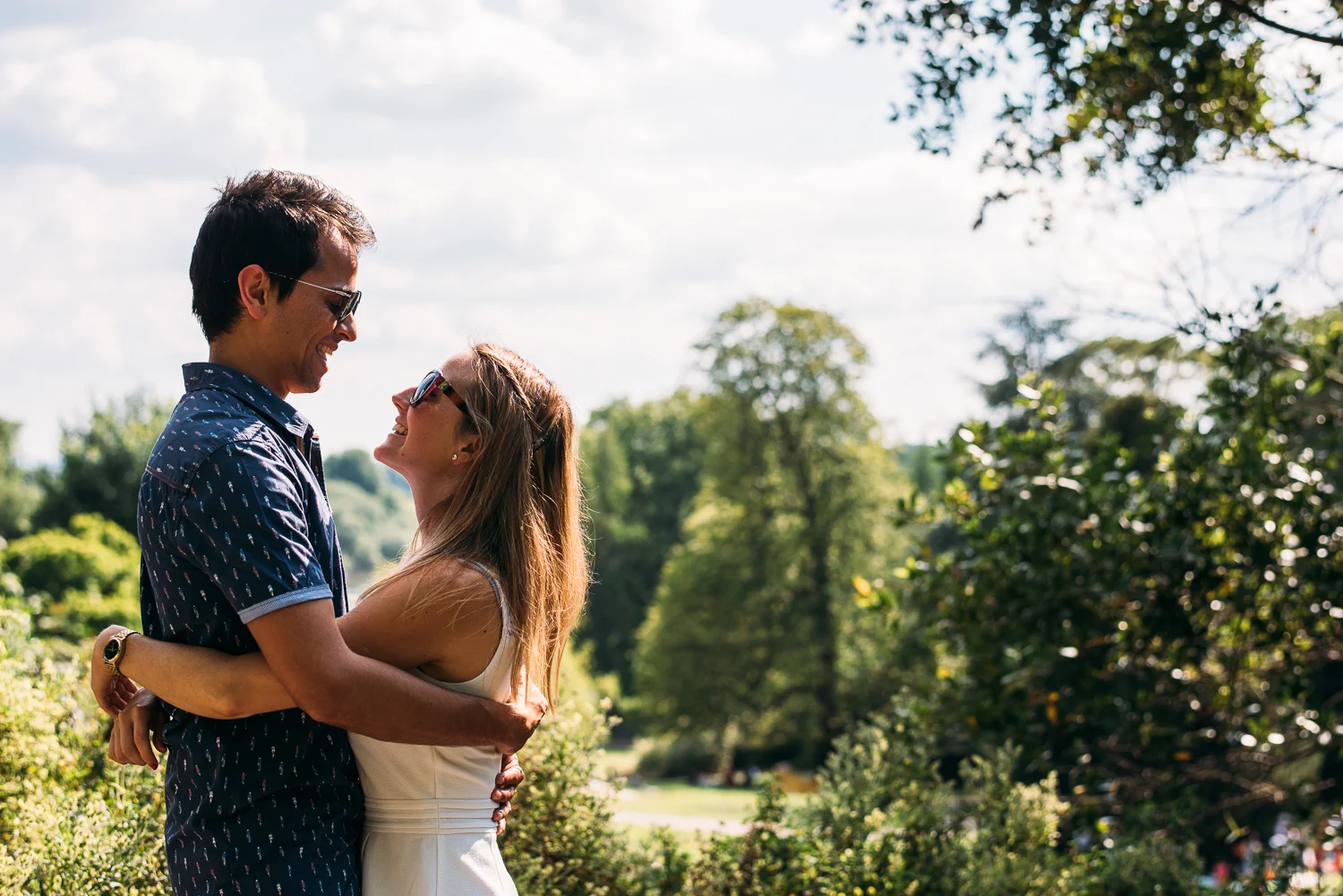 summery-richmond-park-engagement-shoot-11.jpg