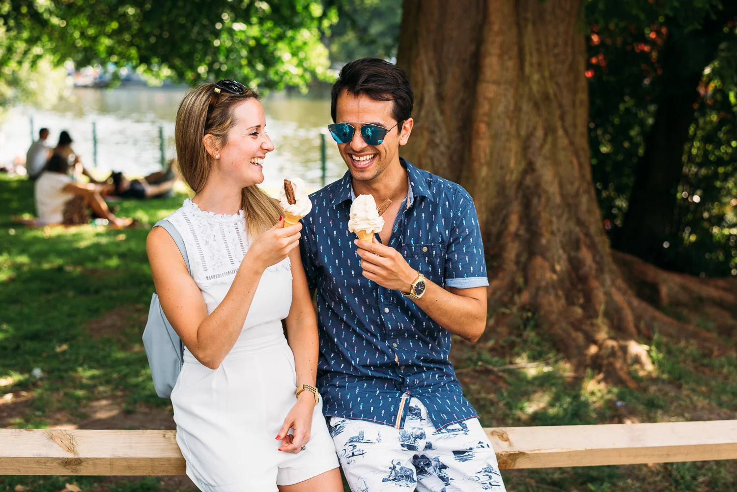 summery-richmond-park-engagement-shoot-18.jpg