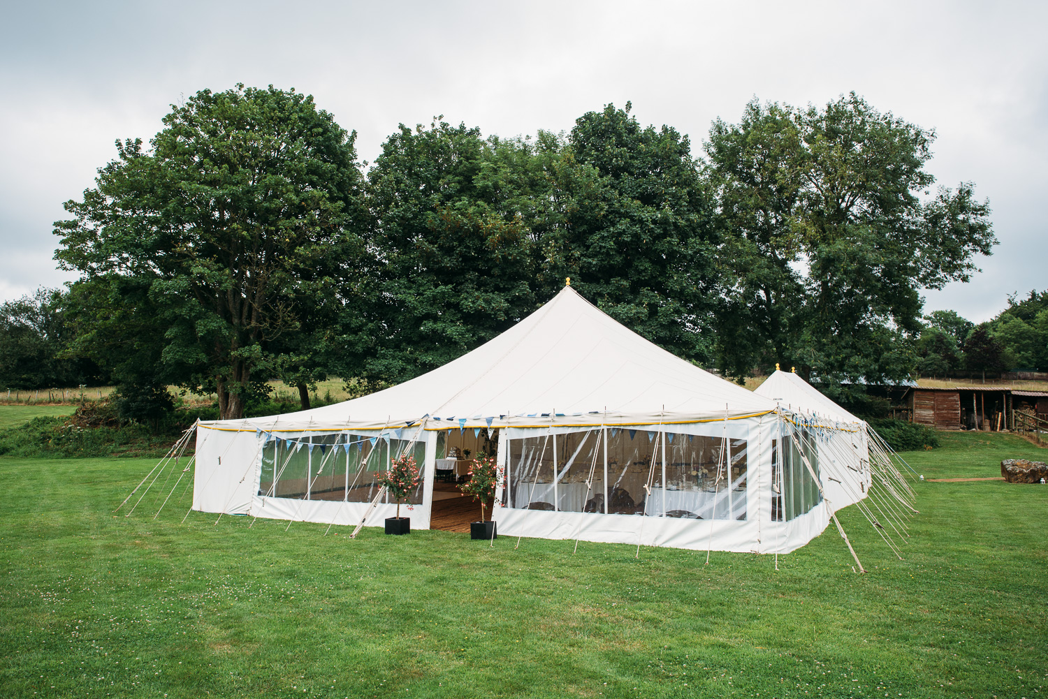 back-garden-wedding-5.jpg