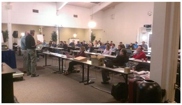 Bob Twiggs and Dennis Wingo talking about the ISEE-3 reboot project (Image credit @kyspace)