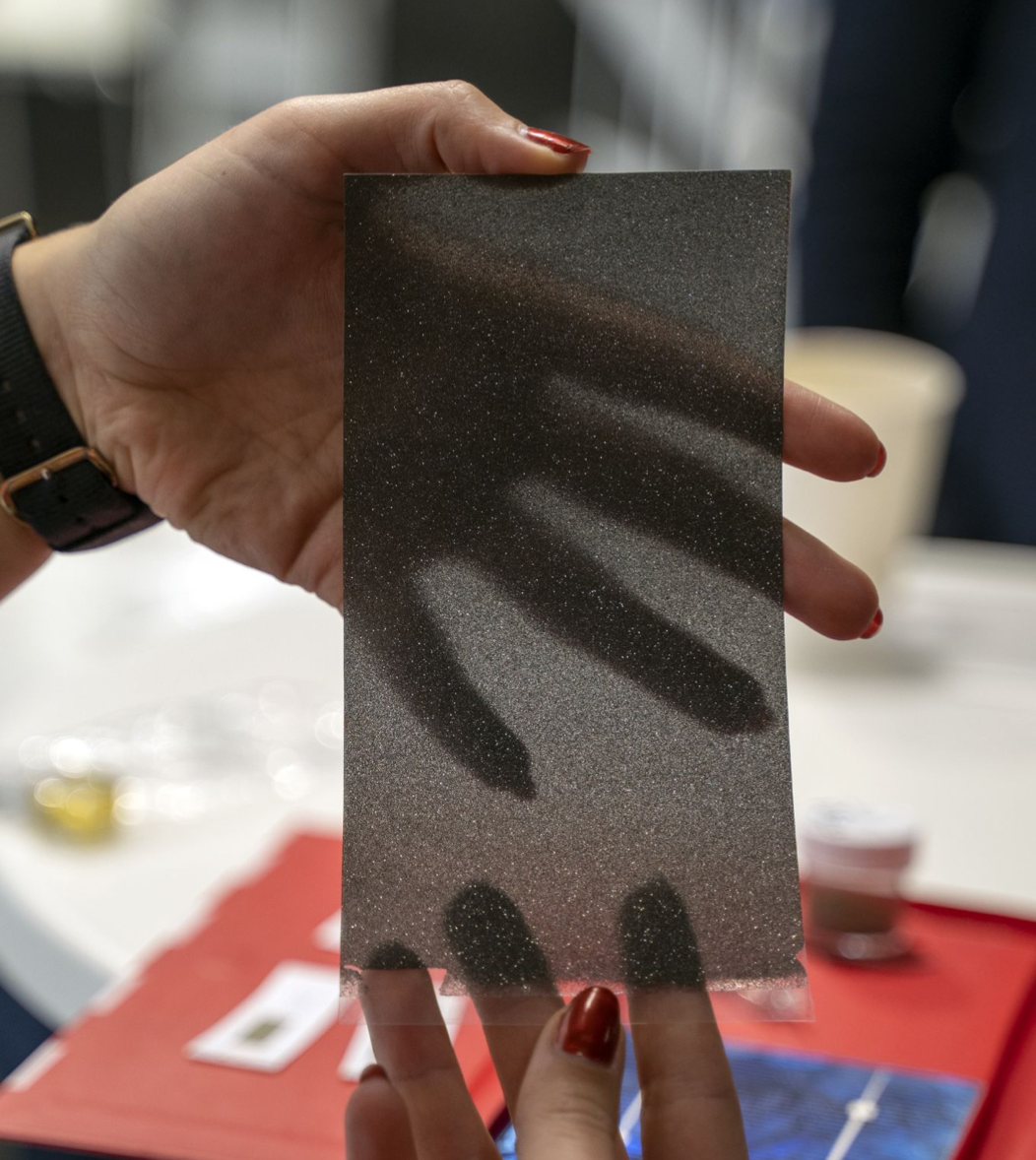 Moon regolith solar cell.png