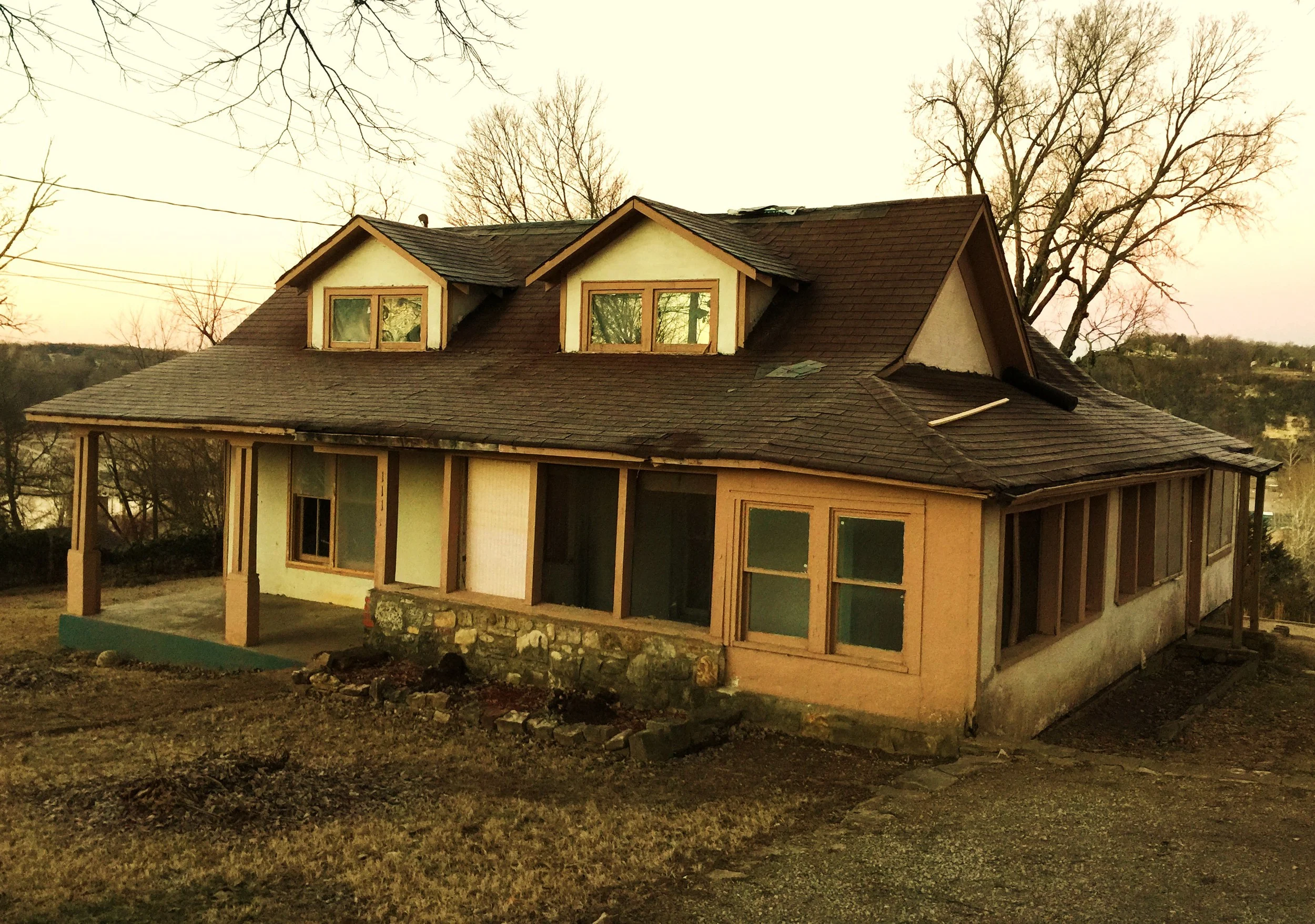 3 bed, 1 bath / 900sqft / Amazing Views!!! Avail  Rent To OWN