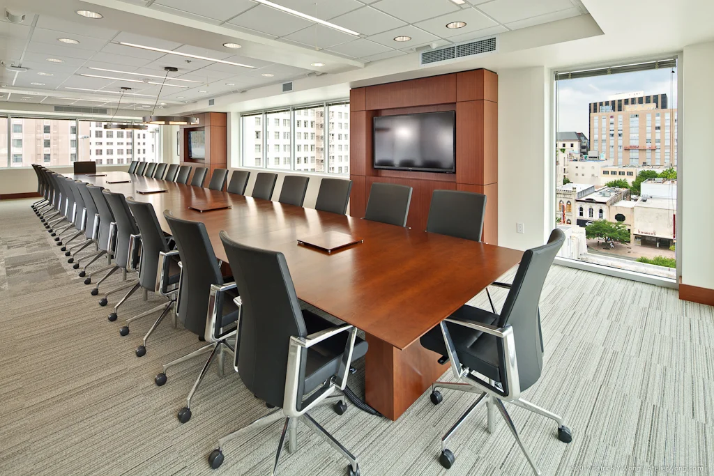 Strasburger Price_Conf Room_Sixthriver Architects.jpg