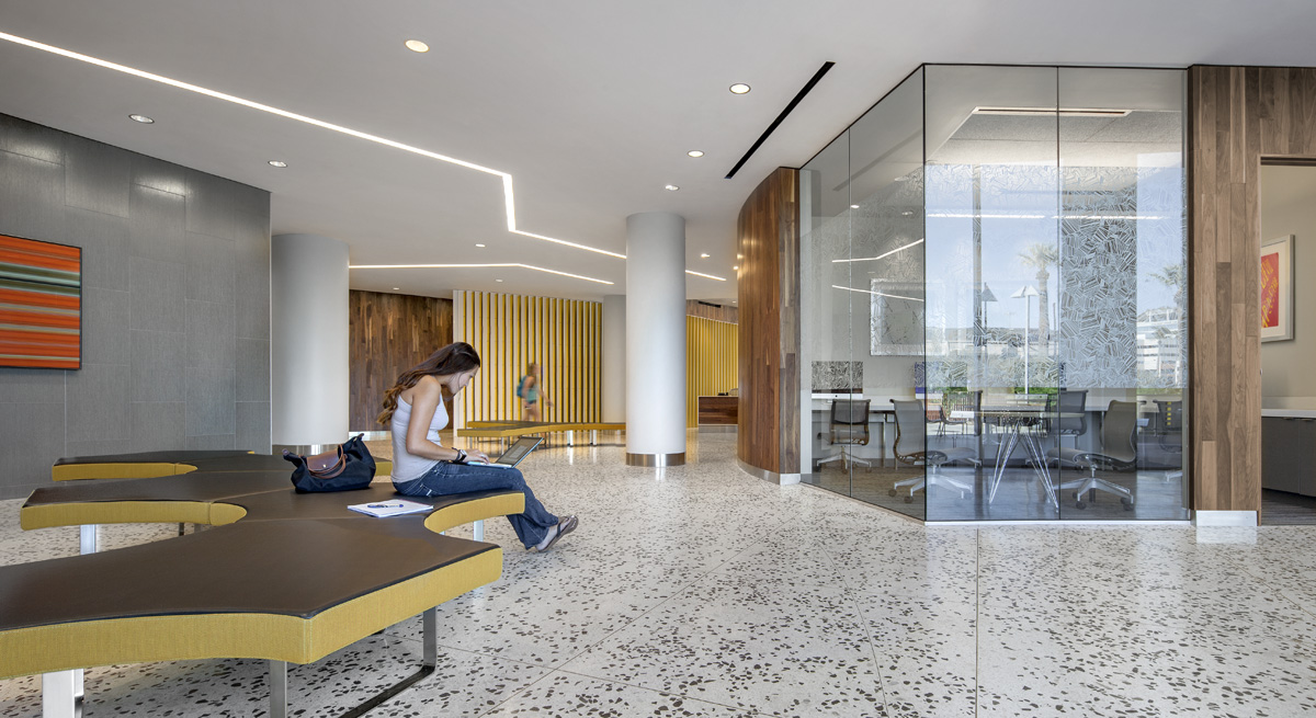 Manzanita Hall_Lobby_Sixthriver Architects.jpg