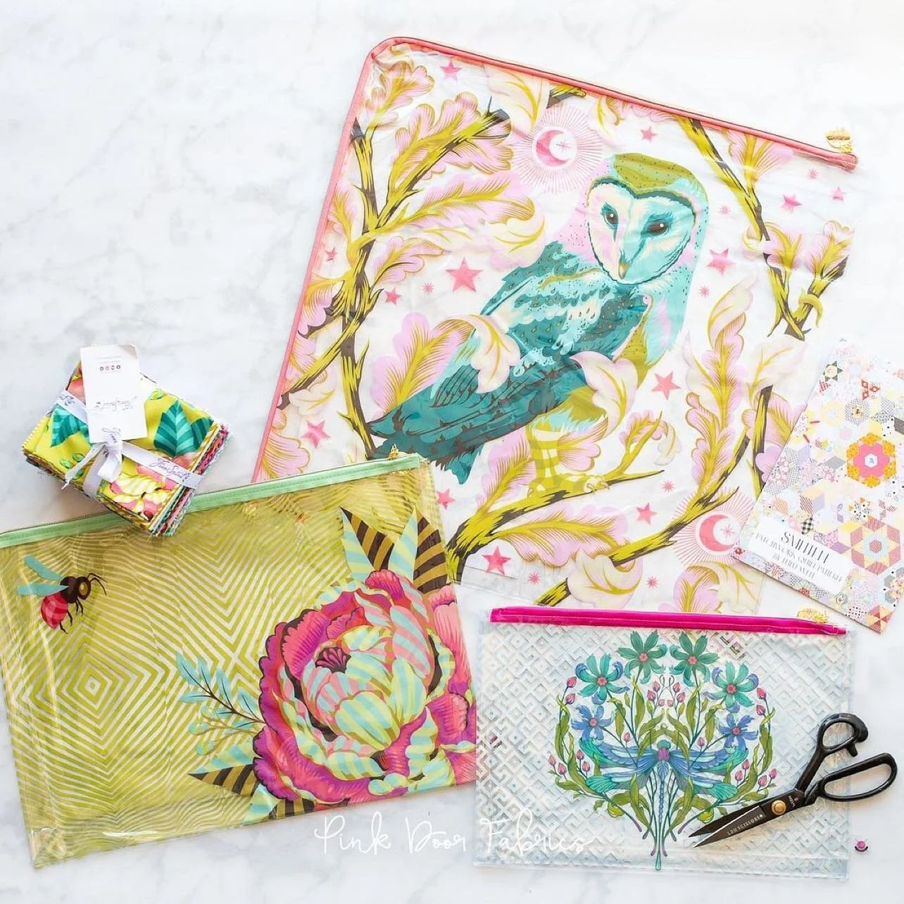 Looove hearing exactly how people are using the new #TulaPinkHardware Project Bags! Protect your sewing and travel in style! 💖

&ldquo;As we get ready to begin our next round of Smitten BOM, we are getting our supplies ready. With Smitten having lar