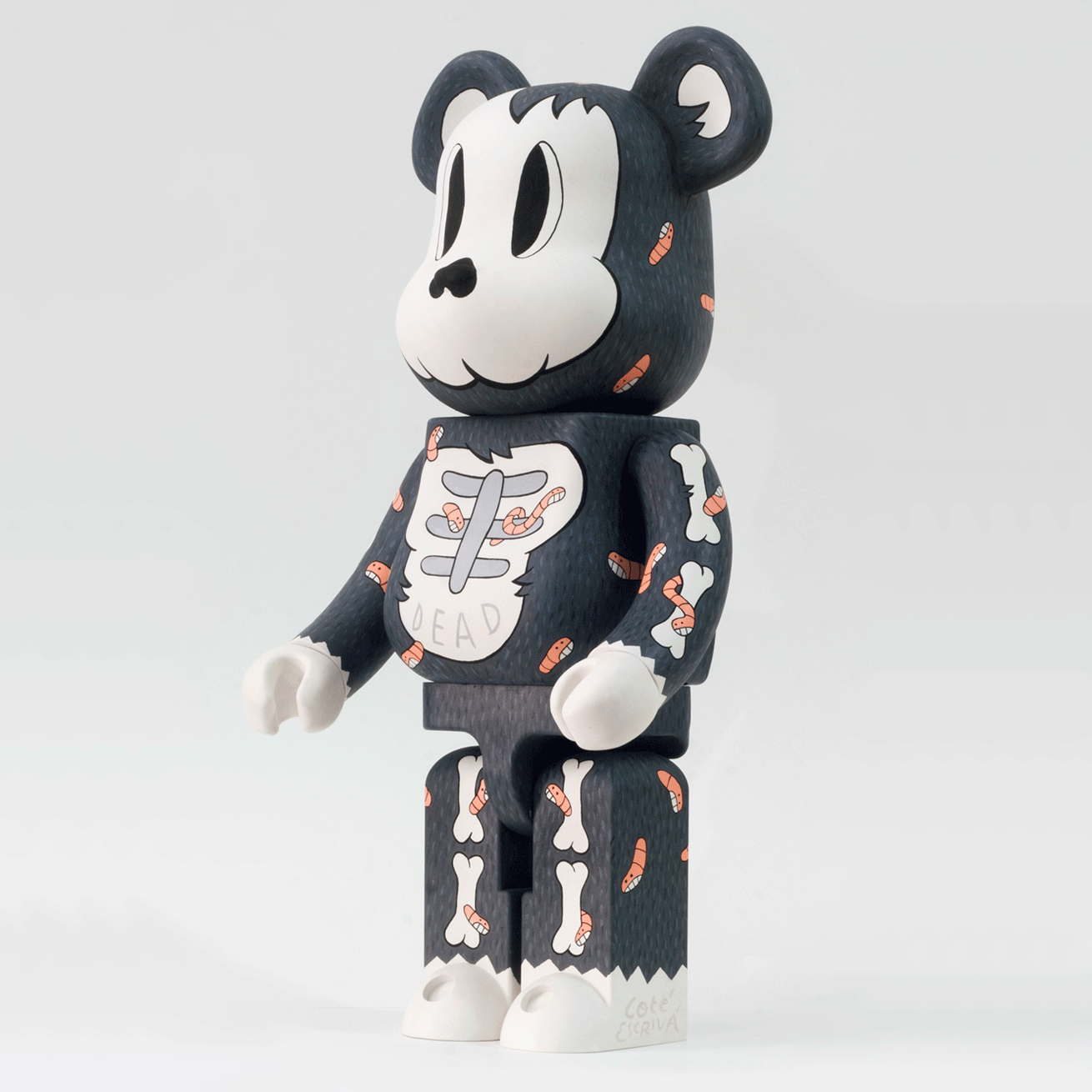 Cote_Escriva_Custom_Bearbrick-1000_018.gif