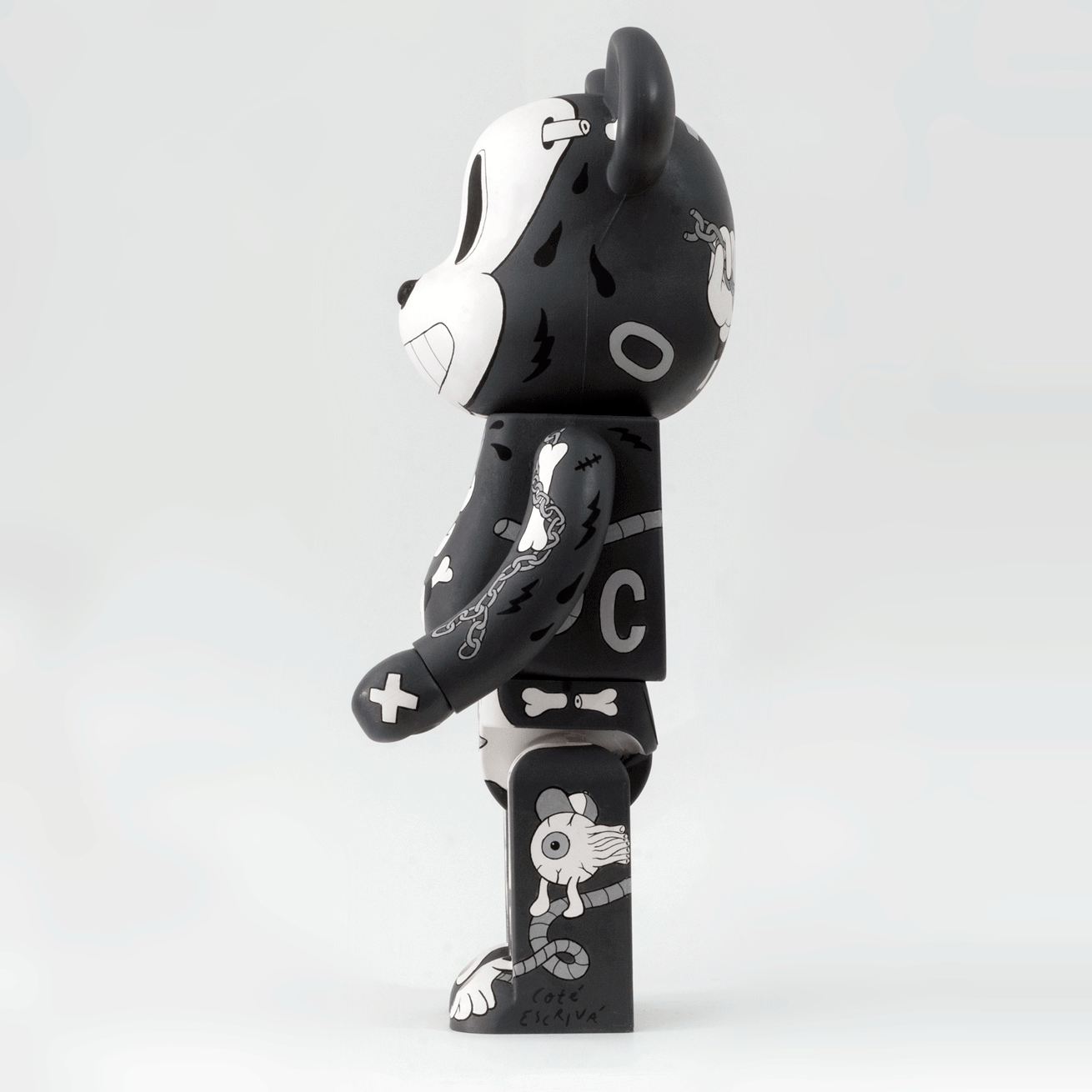 Cote_Escriva_Custom_Bearbrick-1000_008.gif