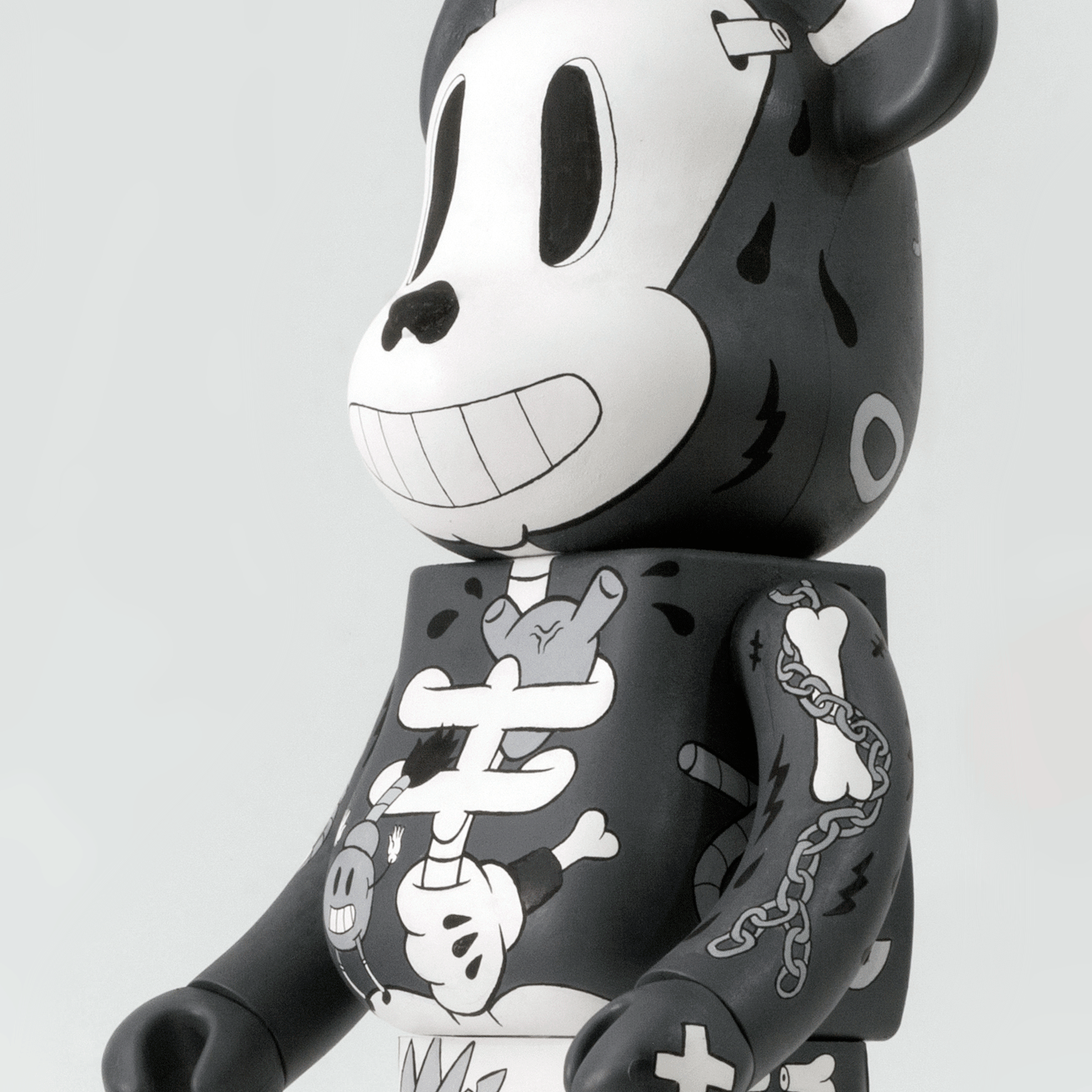 Cote_Escriva_Custom_Bearbrick-1000_007.gif