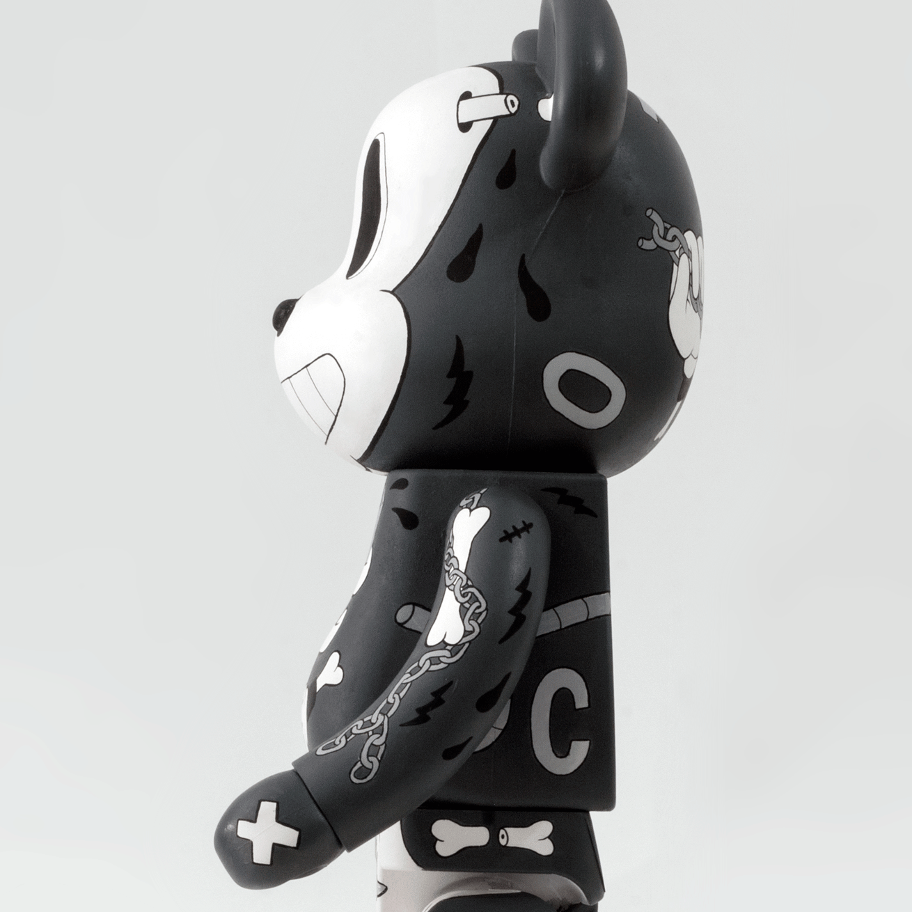 Cote_Escriva_Custom_Bearbrick-1000_009.gif