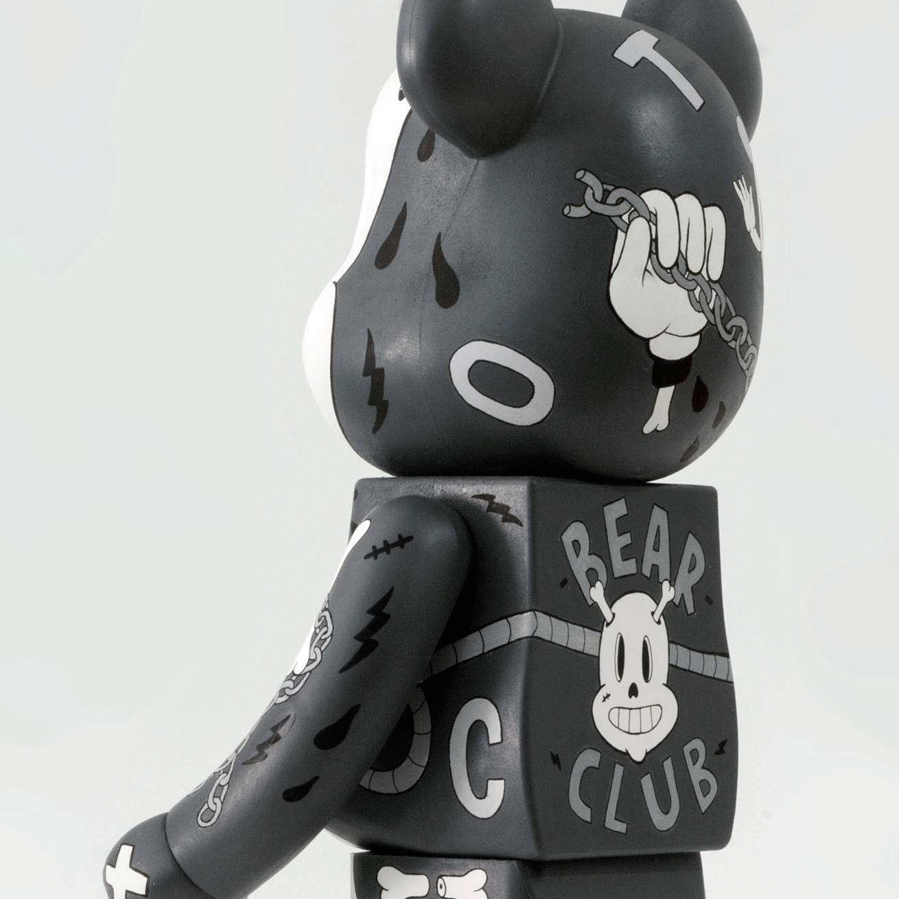 Cote_Escriva_Custom_Bearbrick-1000_011.gif