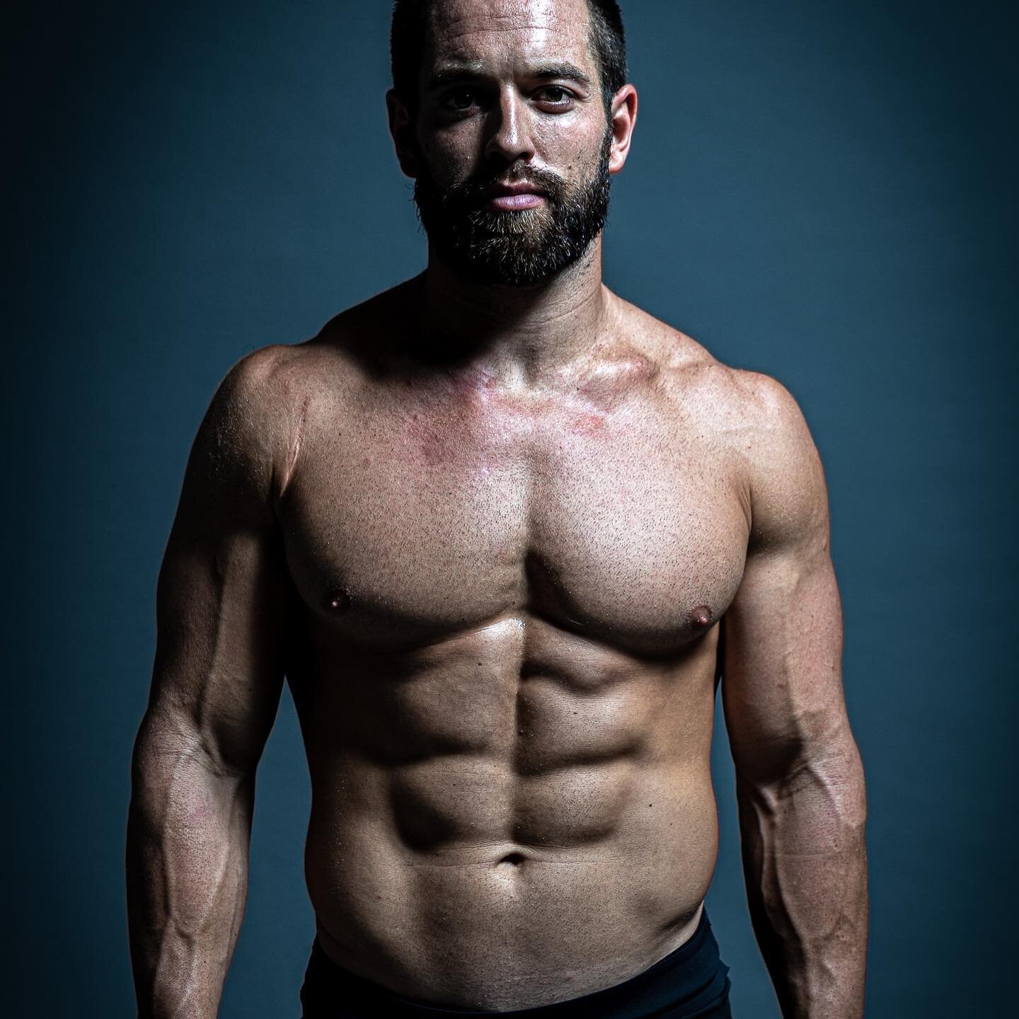 Two new story updates on my website. One about pushing through this time gastronomically and the other about pushing the limits of fitness....
.
.
.
.
.
#photographer #foodphotography #richfroning #BBQ #sushi 📸@scottharben
#scottharbenphotography #t