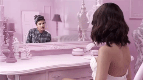 Selena.gif