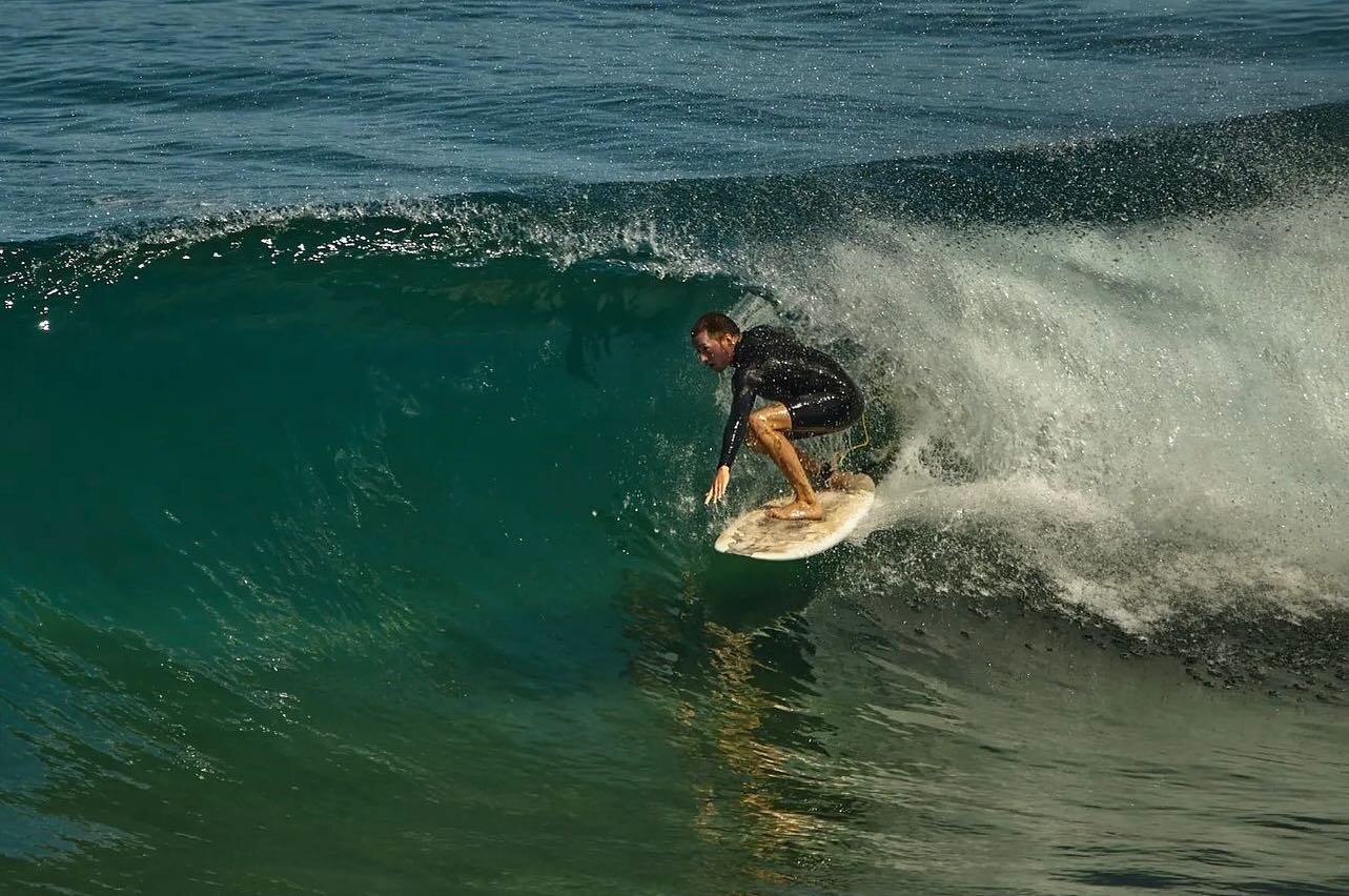 Joy when you see a suit lasting for 6 or 7 seasons so far and still going 🙏 and repairable by us or your local repair shop should it need it 🙏  Matt @toxicmagic.shapes in warmer moments captured by @hugoanddeb 🙌☀️🙌

#chariotsofthesun #builttolast