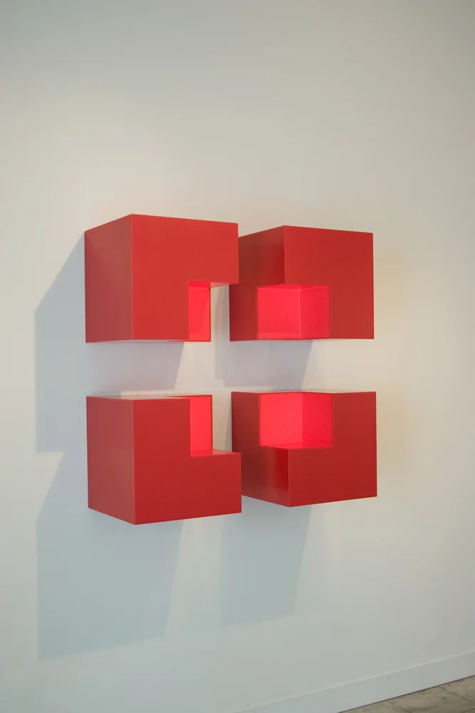 (in)complete cube, red