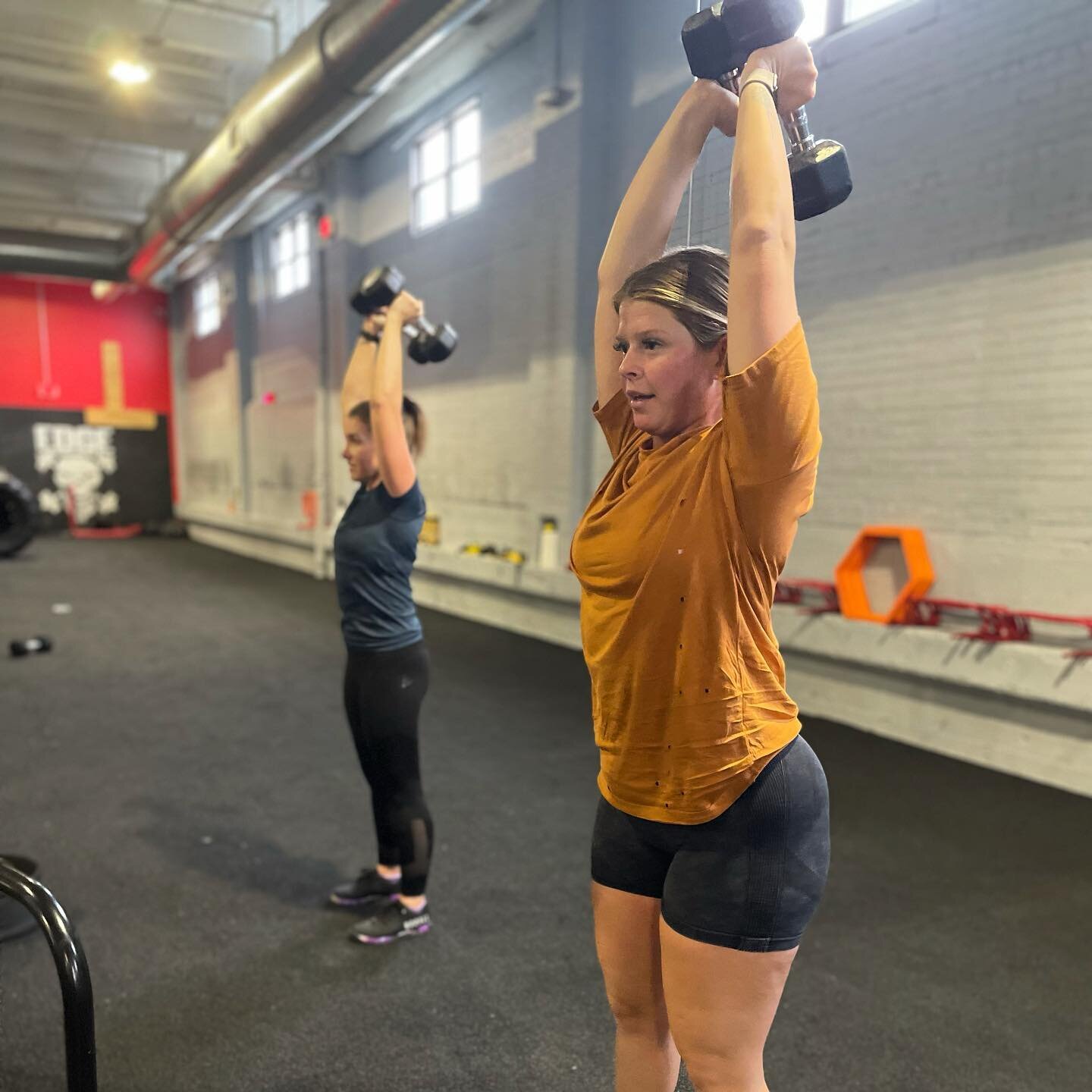 Turn Up, Tone Up Tuesday 💪🏼 It’s Push day at Barbell today! See you there 🏋🏻‍♂️
#tuesdaytips #tuesdaymotivation #transformationtuesday #tuesdaytransformation #barbellclub